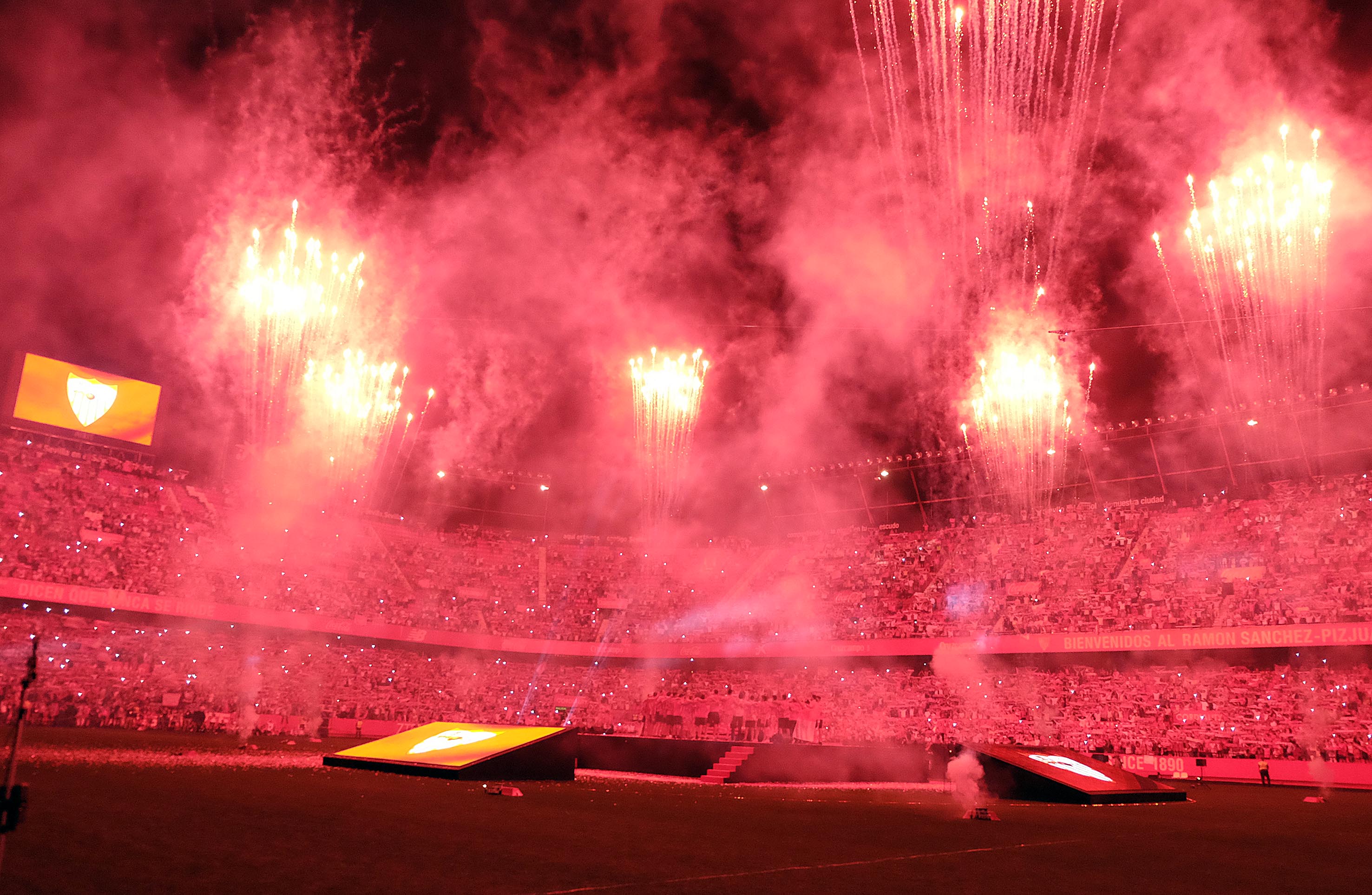 Fuegos artificiales en la fiesta del Sevilla FC