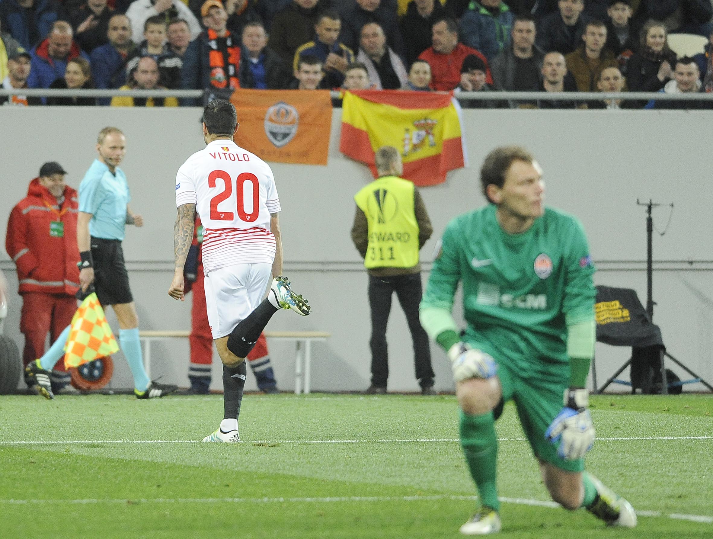 Vitolo durante el Shakhtar-Sevilla de la semifinal de Europa League
