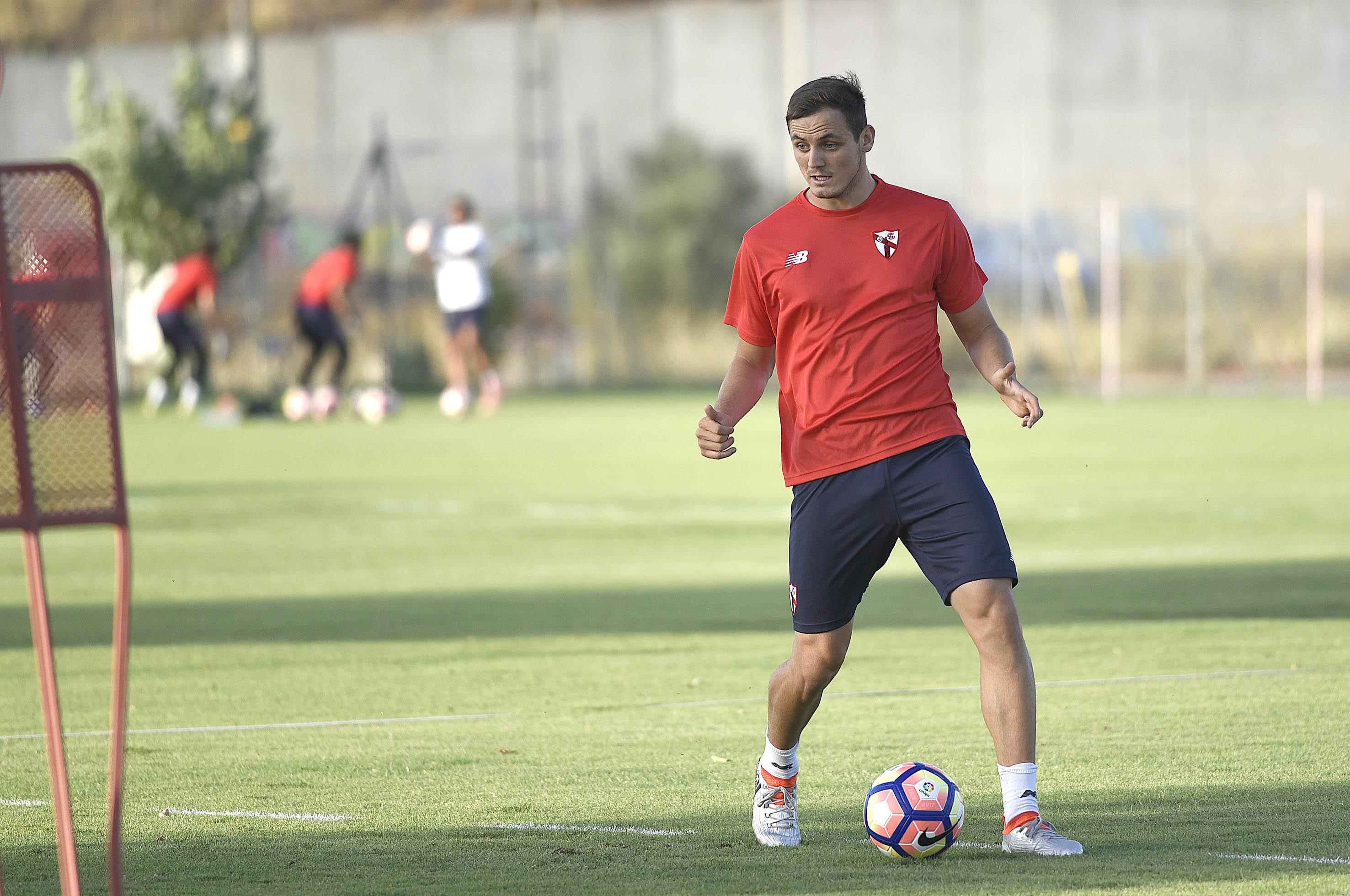 Andrija Vukcevic entrenando con el Sevilla Atlético
