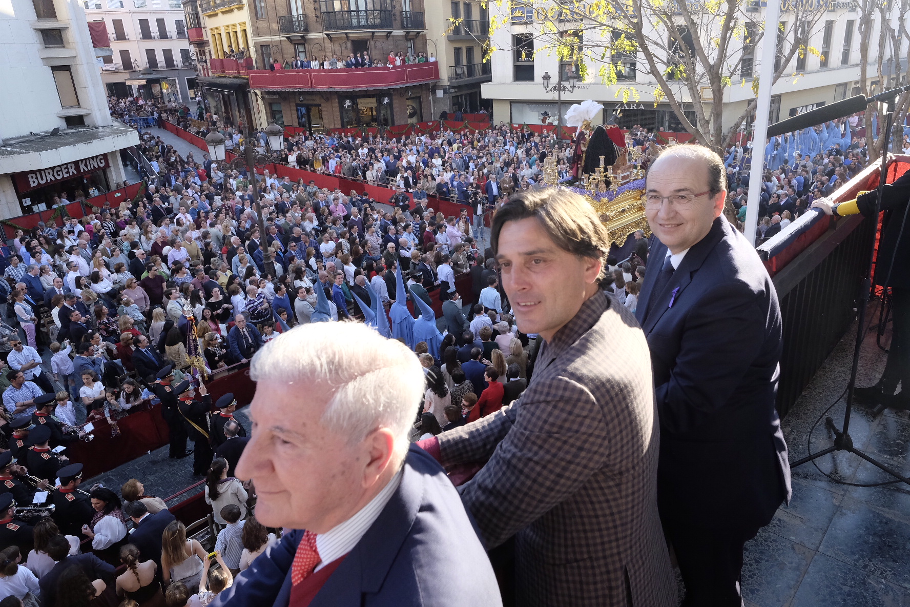Montella, junto al presidente José Castro y el vicepresidente Gabriel Ramos