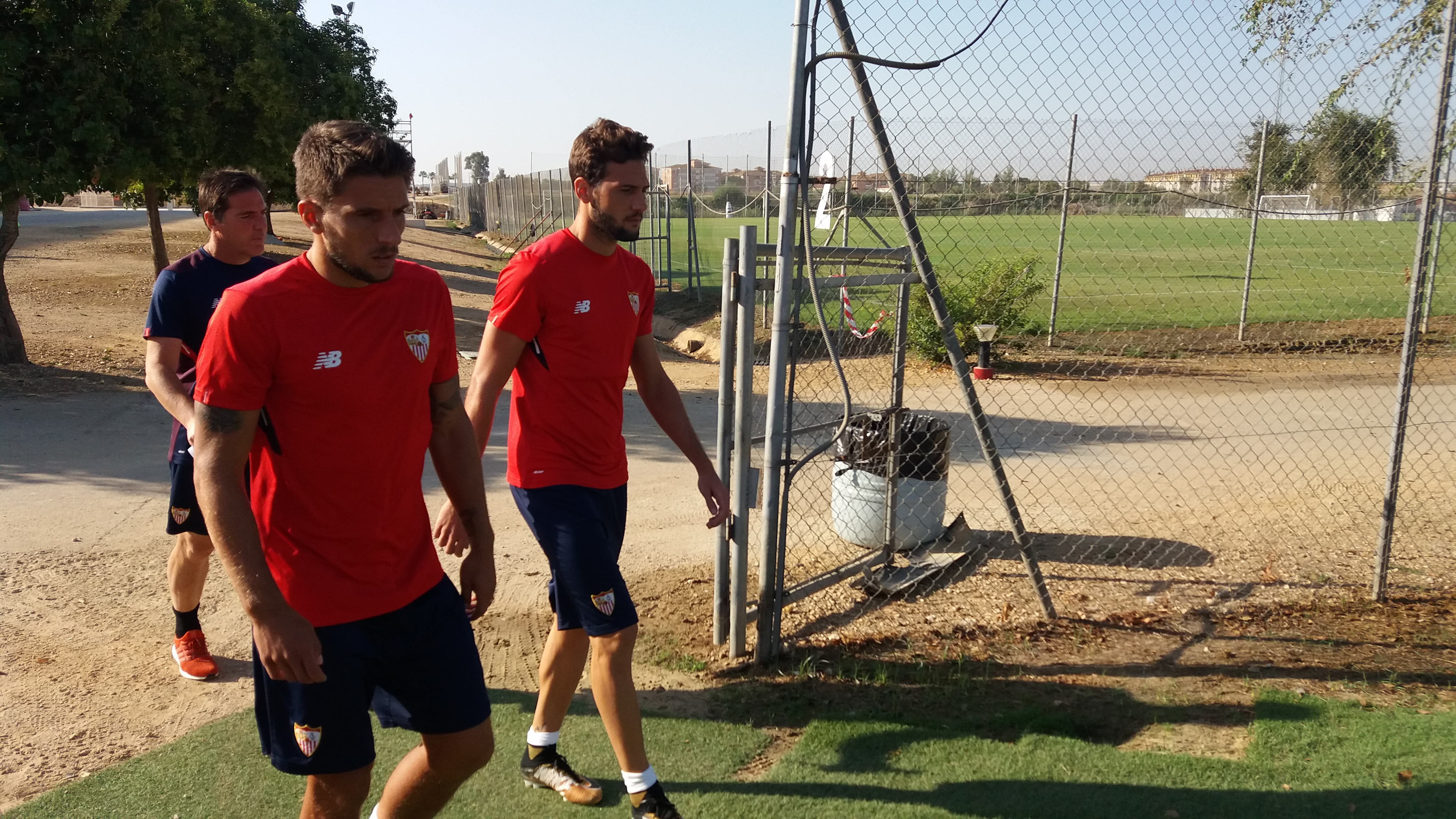 Franco Vázquez and Carriço in training