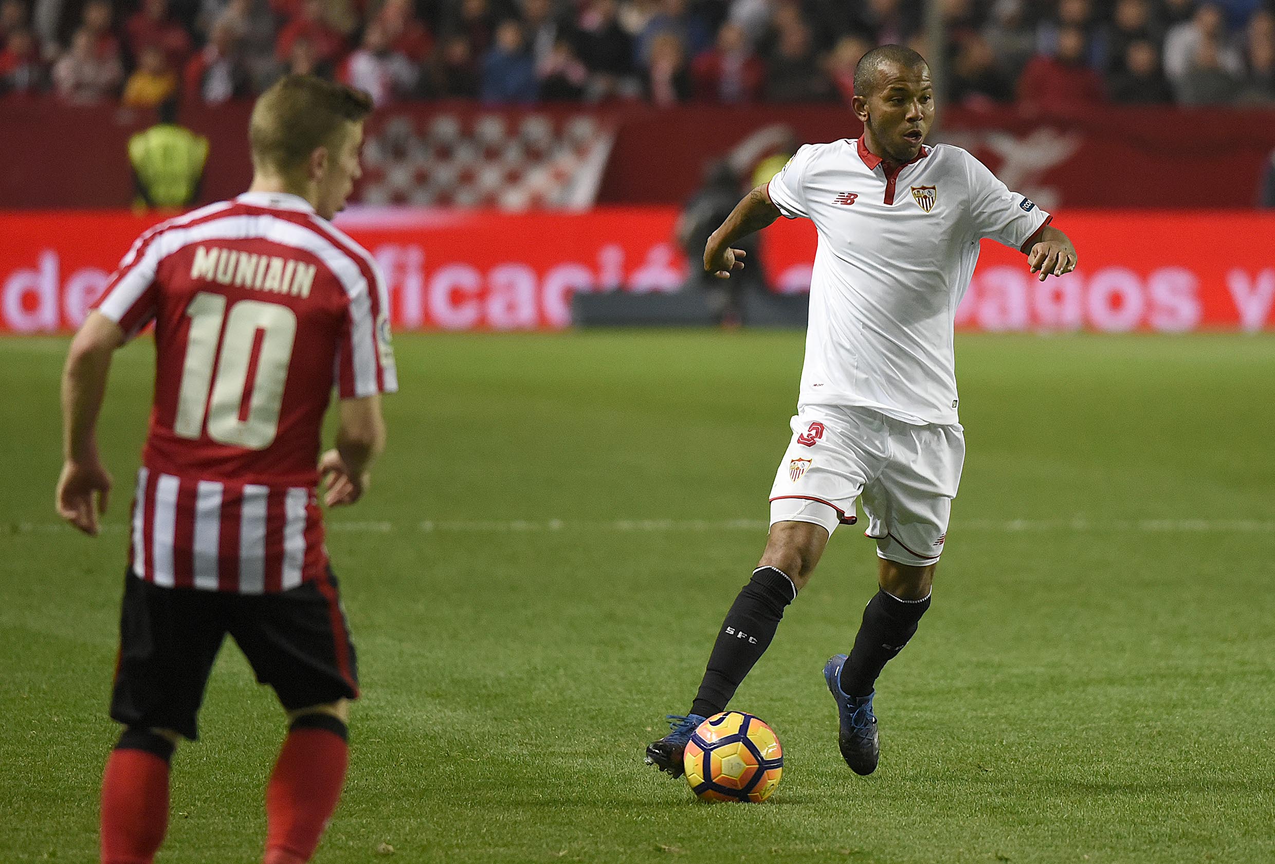 Mariano en un partido con el Sevilla FC 