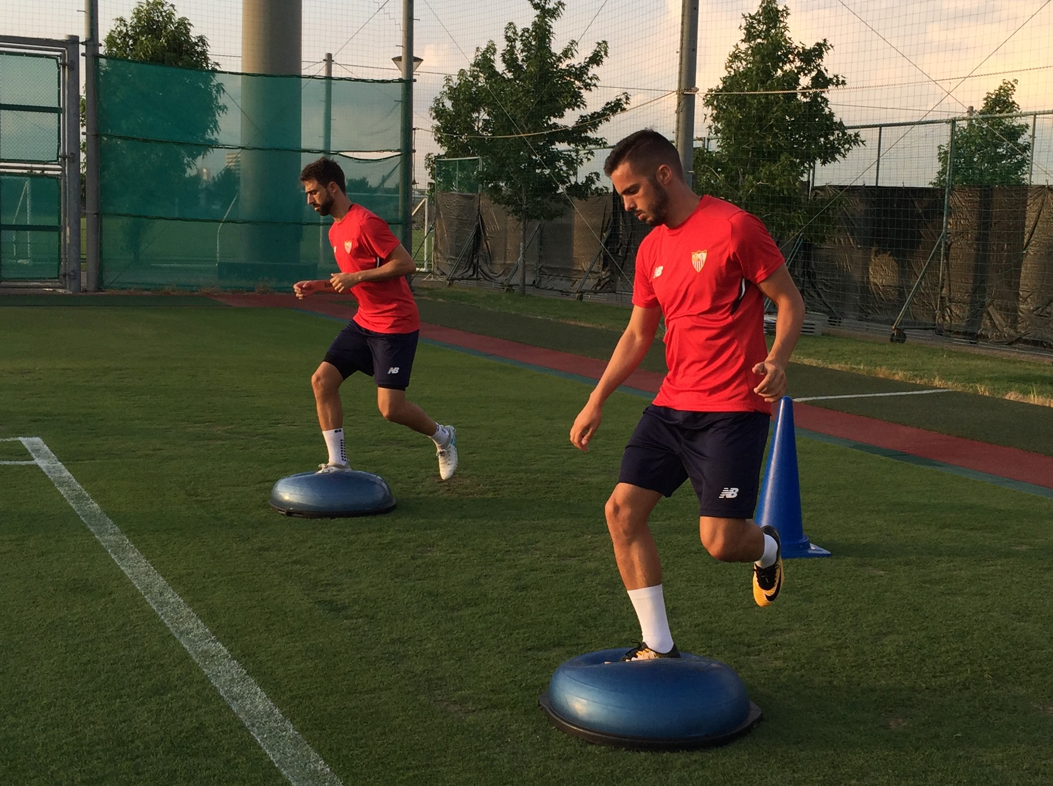 Pareja and Sarabia training with Sevilla FC