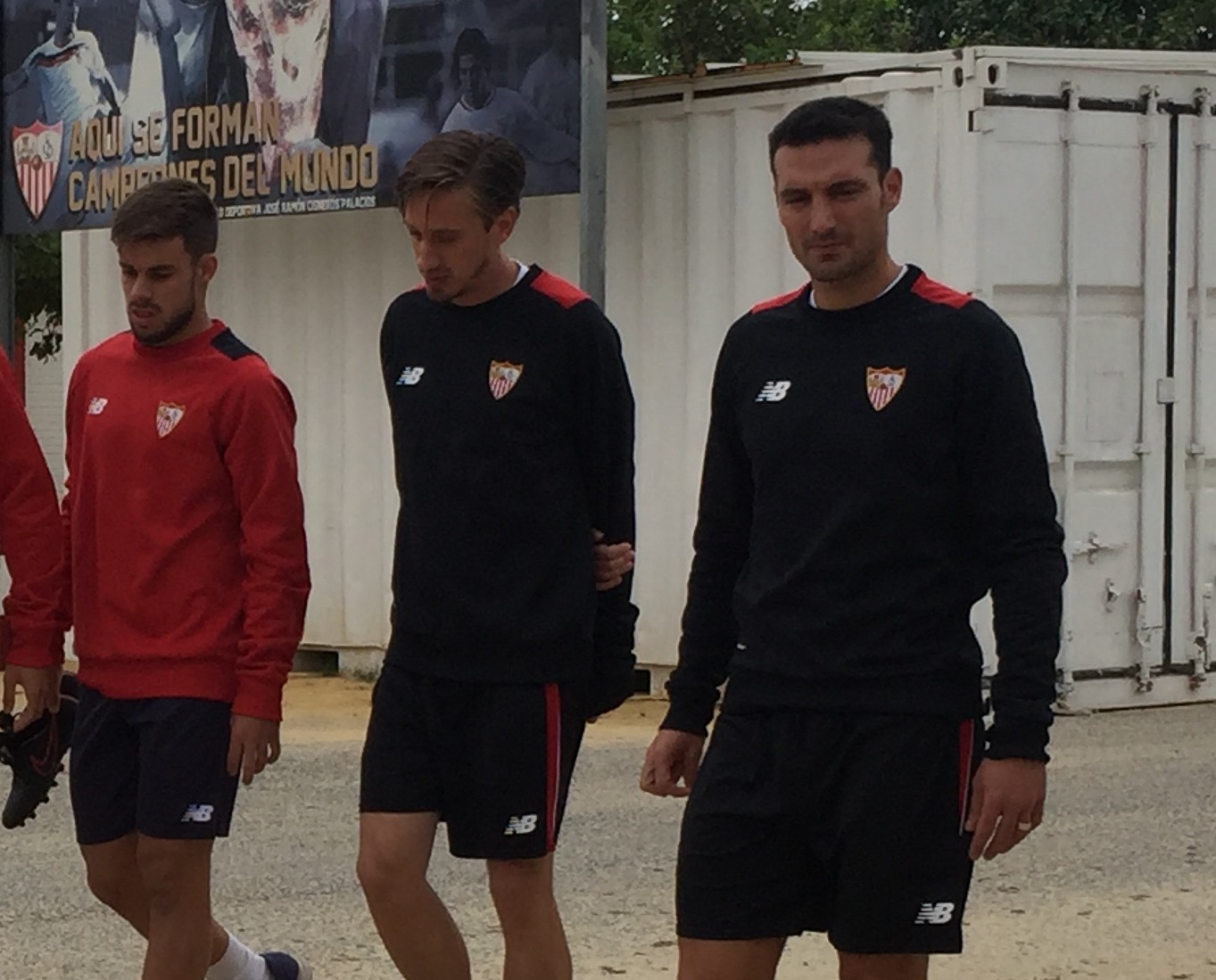 Scaloni, en el entrenamiento de este martes del Sevilla FC
