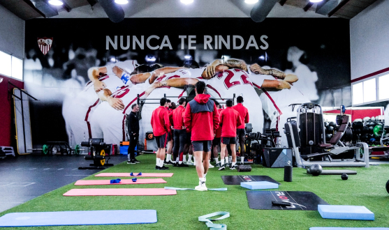 El Sevilla FC se ejercitó este sábado en el gimnasio