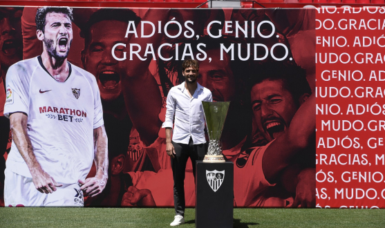 Imagen del Mudo Vázquez en su despedida del Sevilla FC