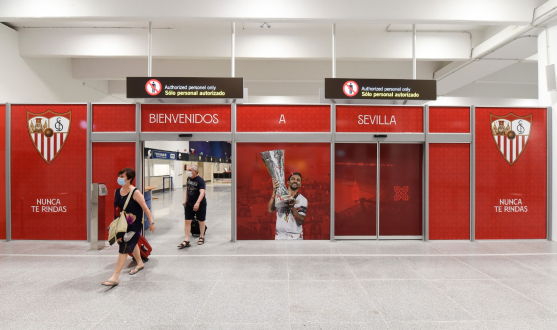Imagen de la llegada de pasajeros al aeropuerto de Sevilla