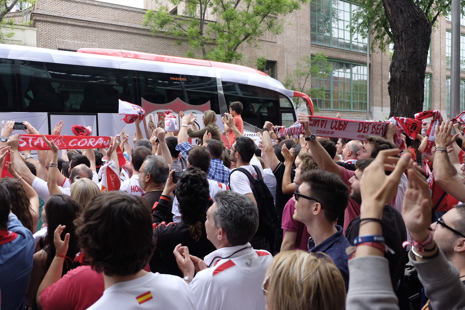 Llegada del Sevilla FC a la final de Madrid