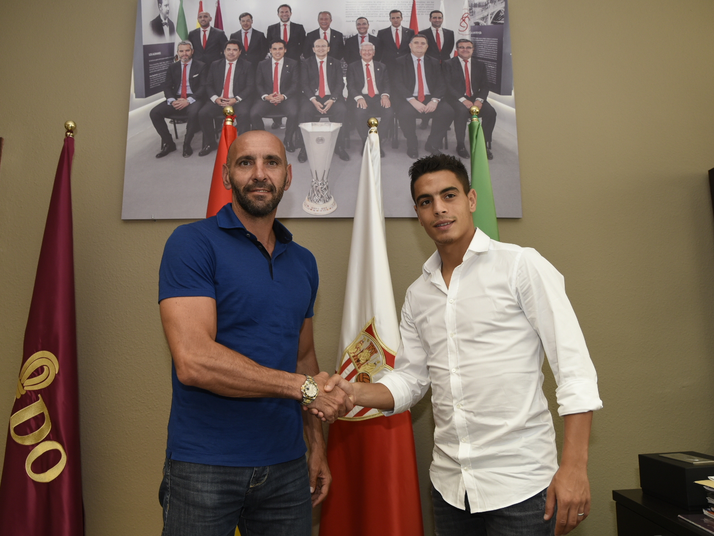 Yedder y Monchi, tras la firma del nuevo jugador del Sevilla FC