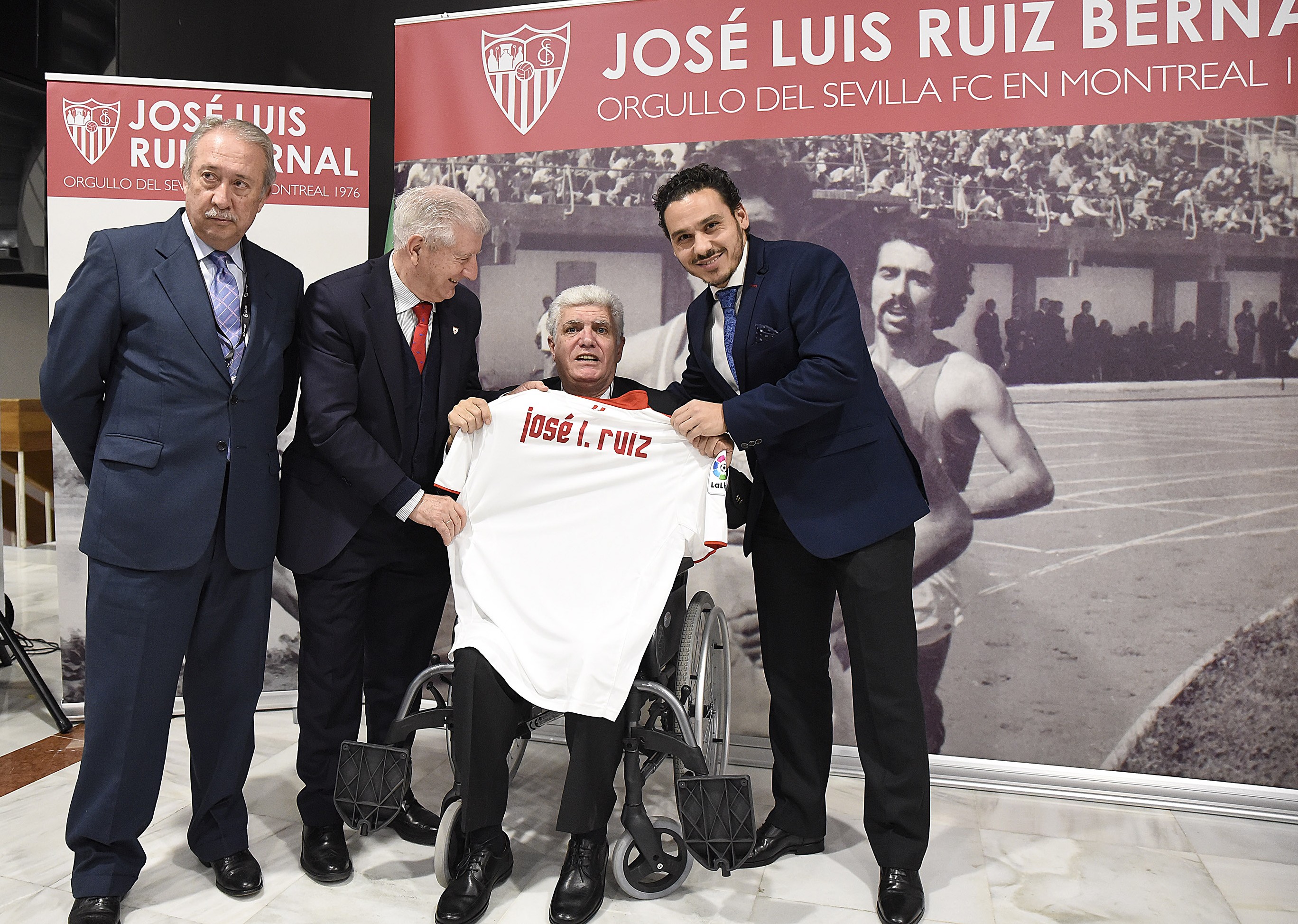 José Luis Ruiz Bernal, homenajeado por el Sevilla FC