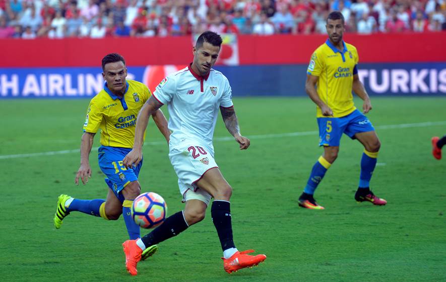 Vitolo del Sevilla FC ante la UD Las Palmas