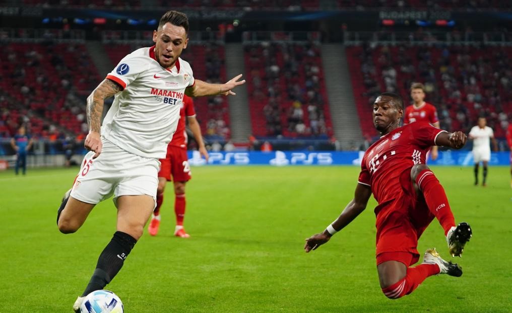Lucas Ocampos, en una acción ante el Bayern