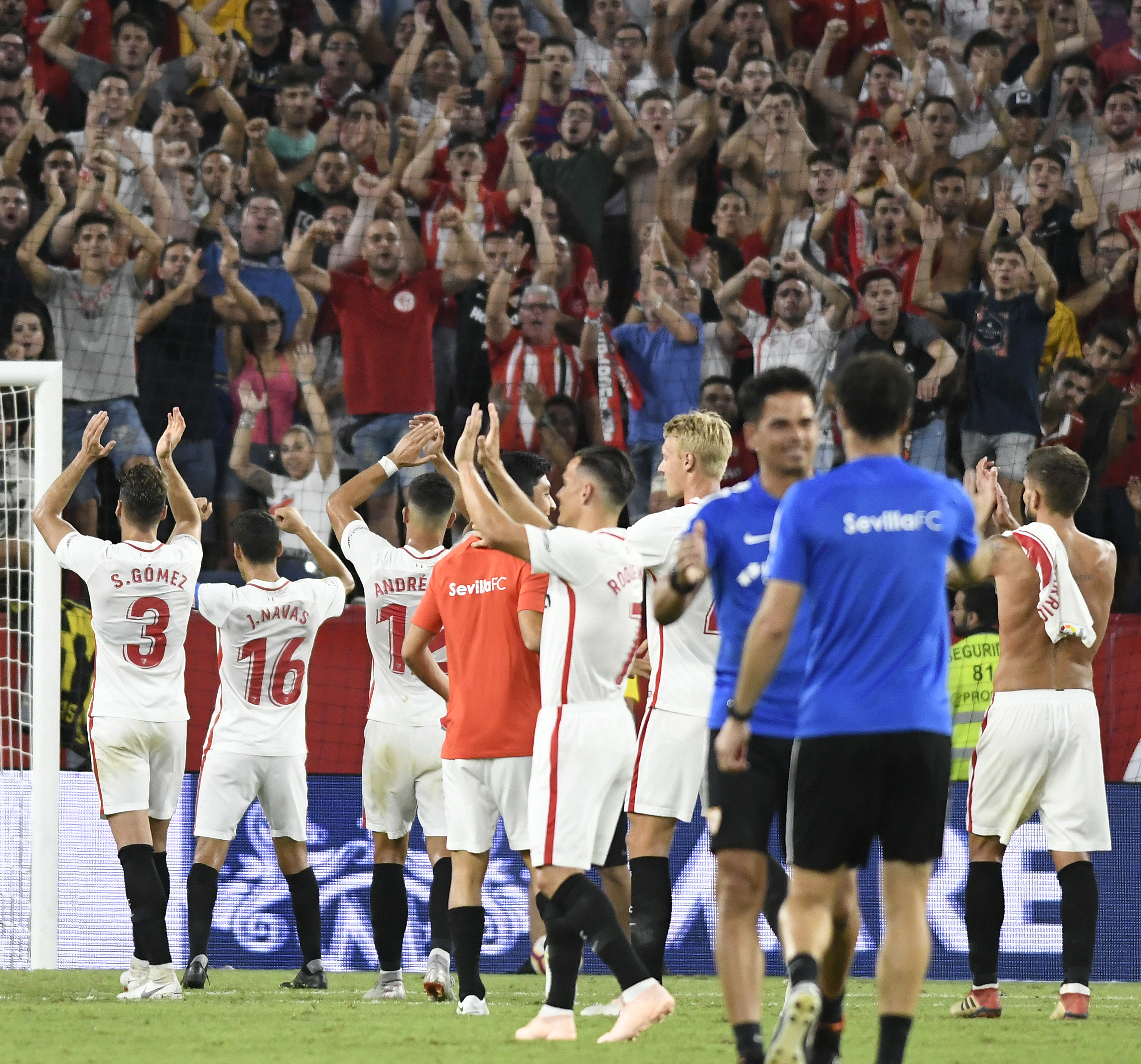 El Sevilla FC saluda a la afición 