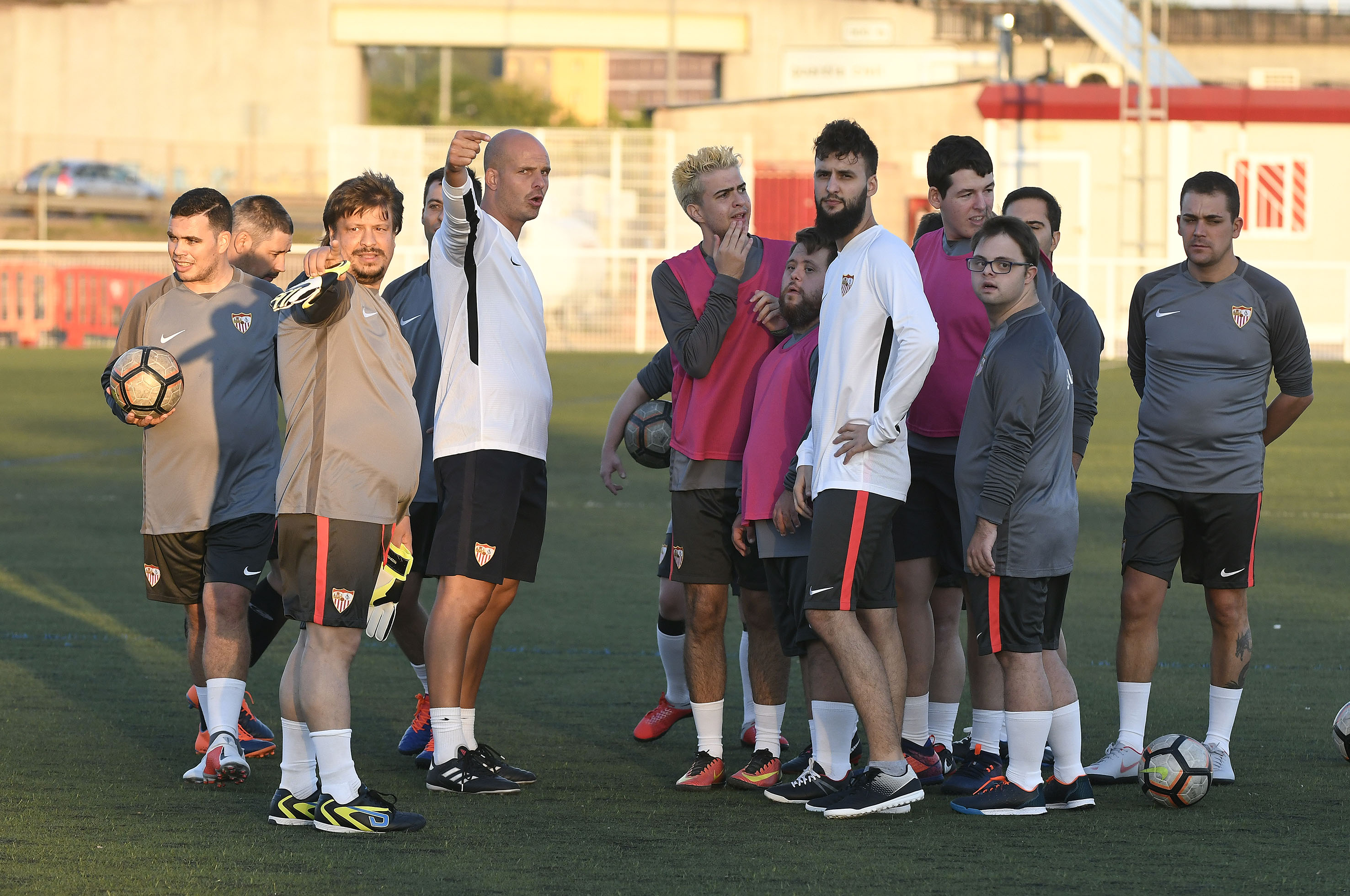 Kepa Blanco directing the Sevilla team for LaLiga Genuine