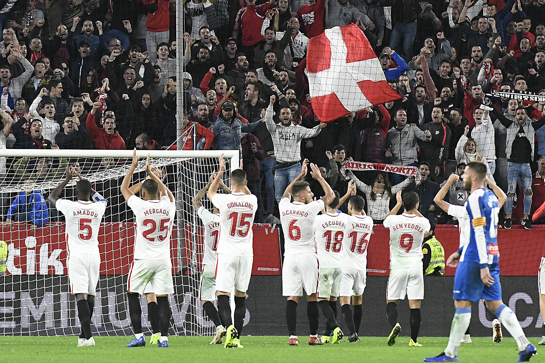 El Sevilla FC celebra su última victoria ante el Espanyol