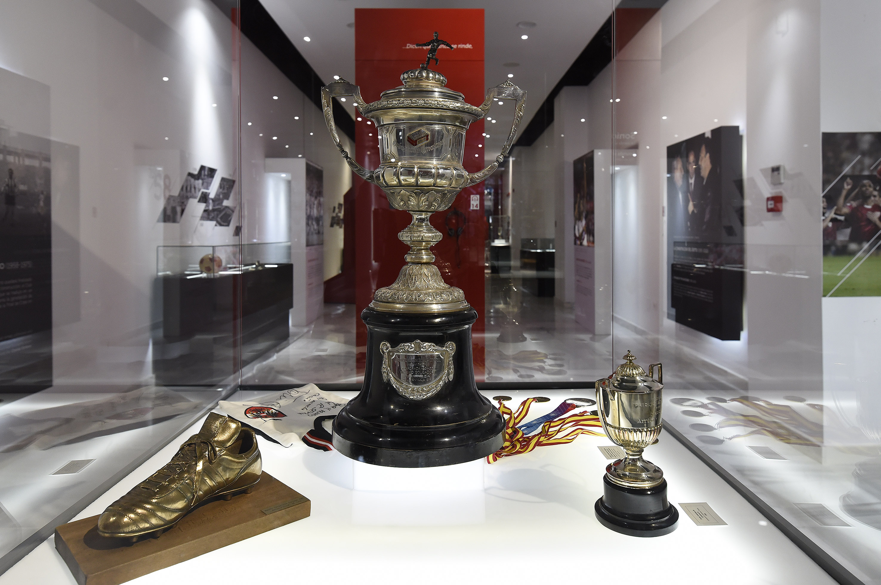 Juan Arza's Pichichi trophy in the RSP Stadium Tour