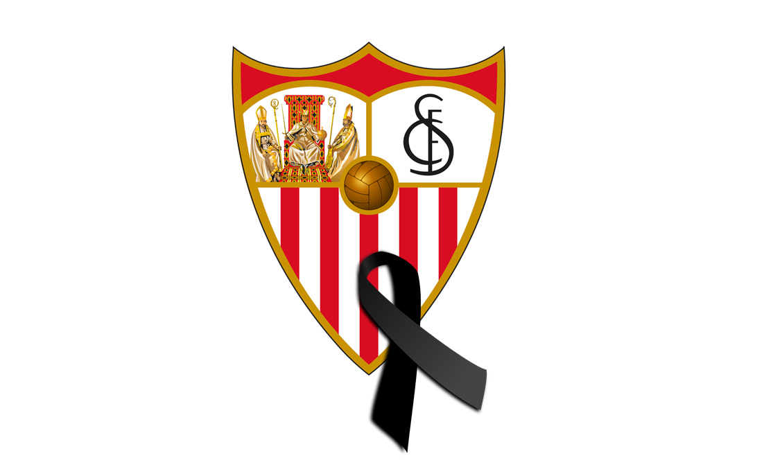 Escudo del Sevilla FC con lazo negro