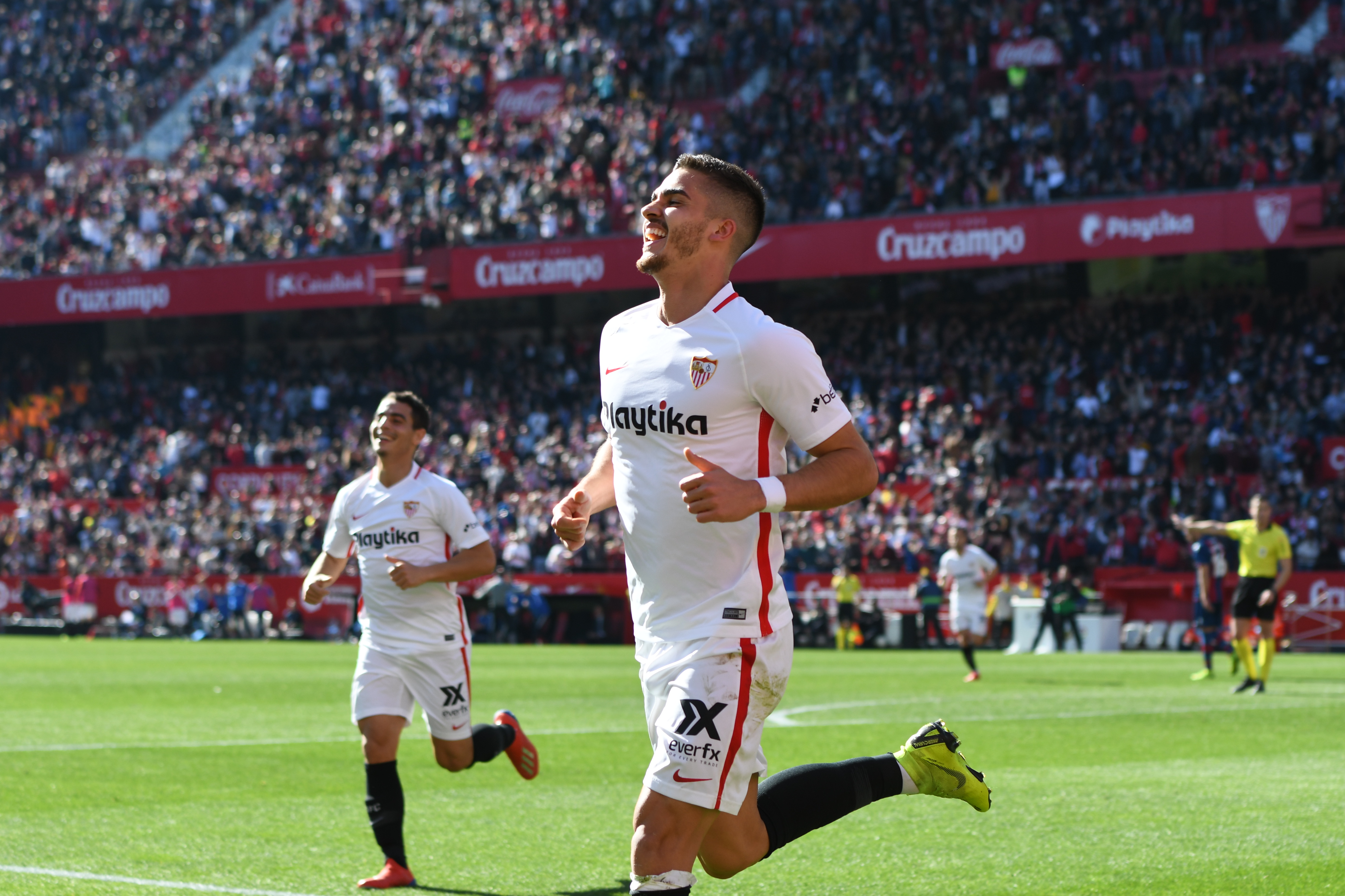 André Silva celebrates his goal against Levante 