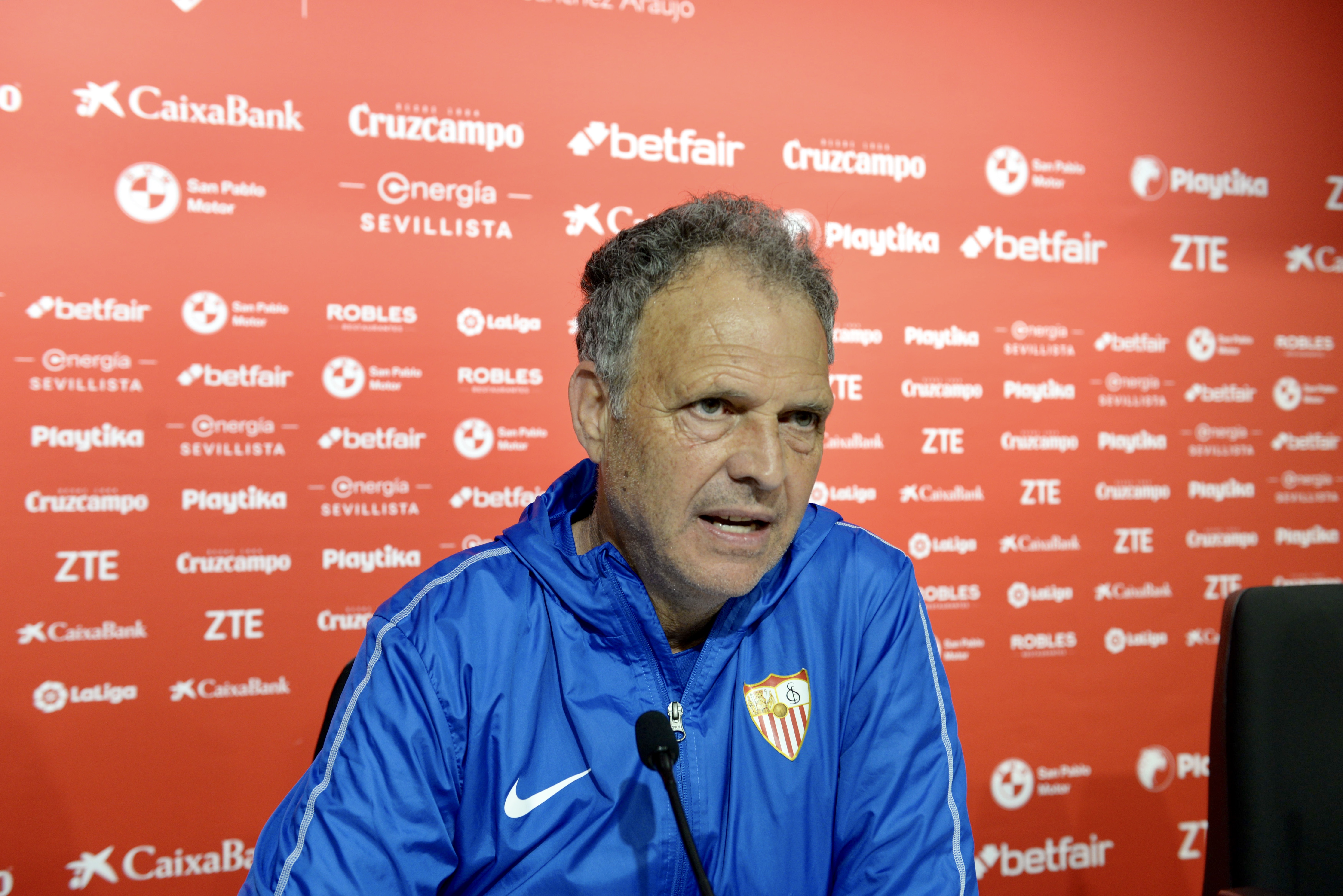 Caparrós in the press conference before CD Leganés 