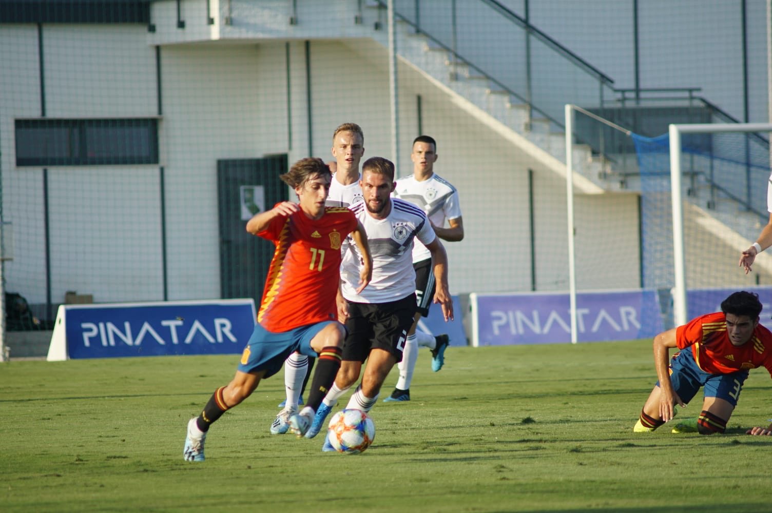 Bryan Gil playing for Spain U19