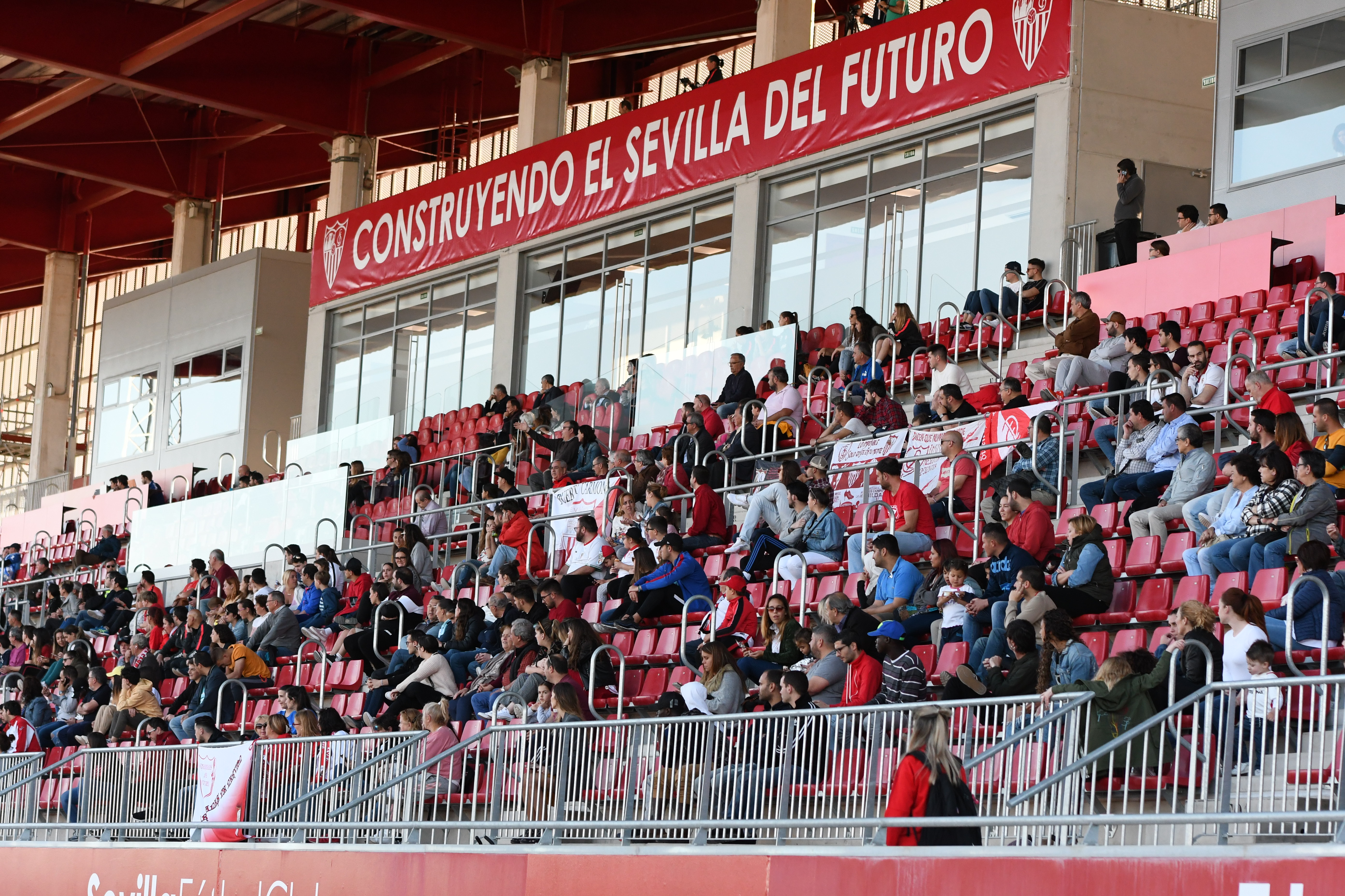 Grada del Estadio Jesús Navas durante el encuentro del primer equipo femenino del Sevilla FC ante el Málaga CF