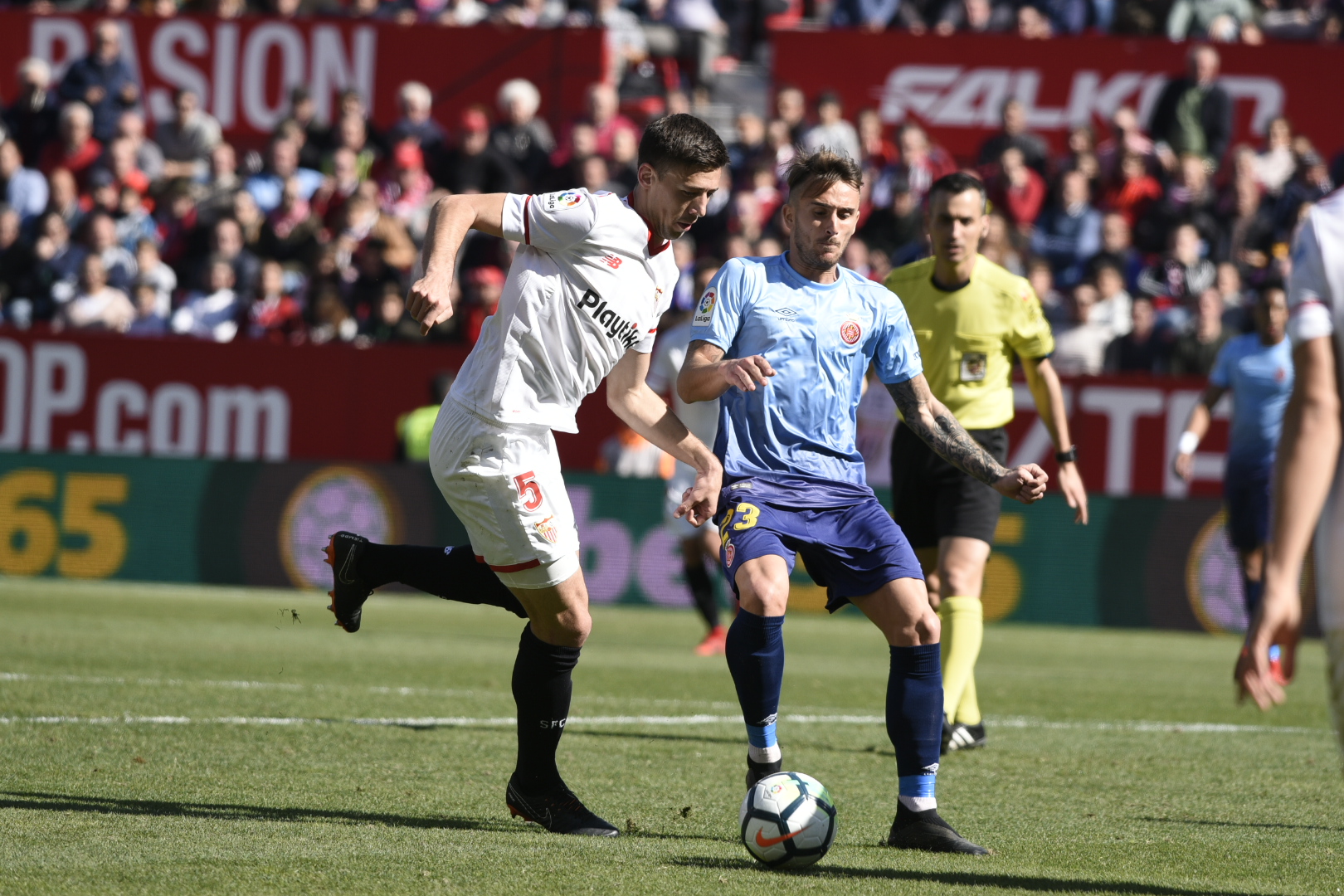 Clement Lenglet, playing in Sevilla FC-Girona FC