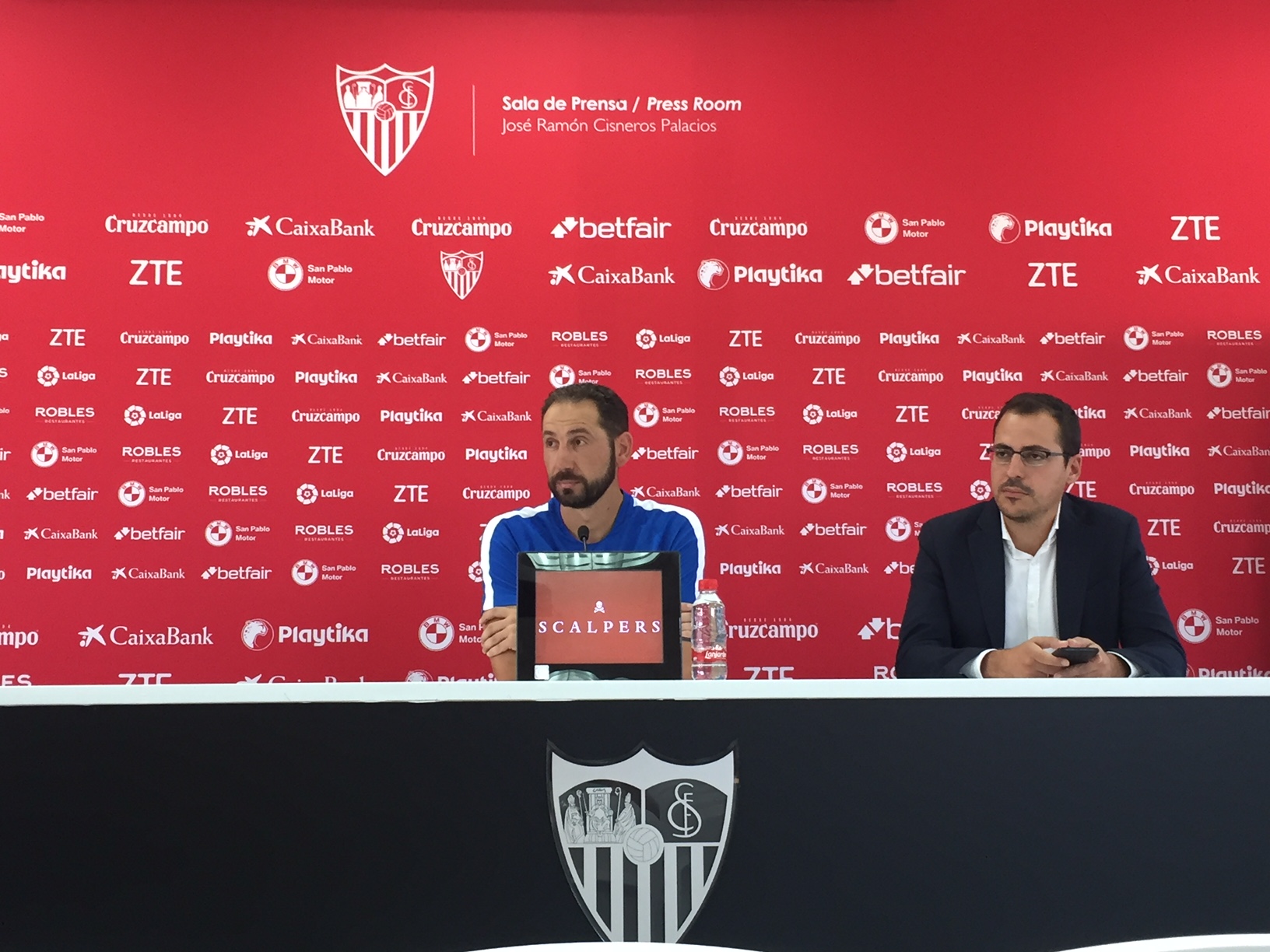 Pablo Machín en la rueda de prensa previa al debut liguero en Vallecas