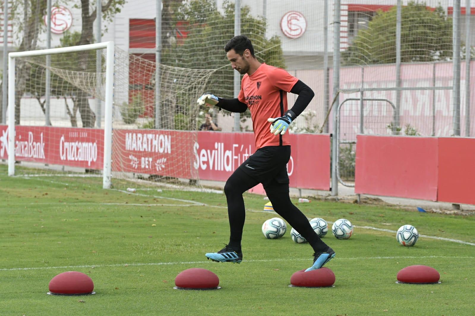 Sergio Rico in training