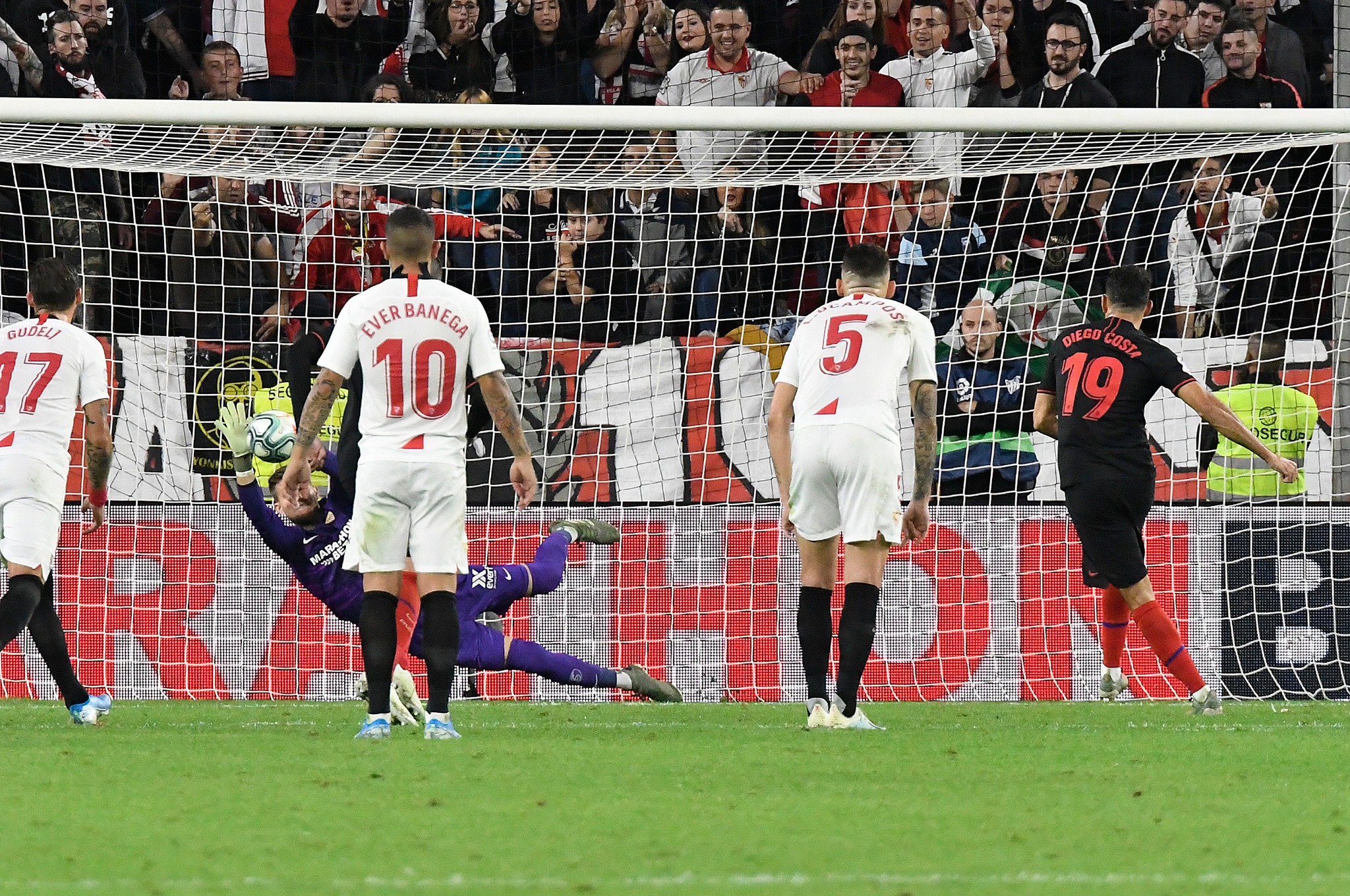 Vaclík saves Diego Costa's penalty