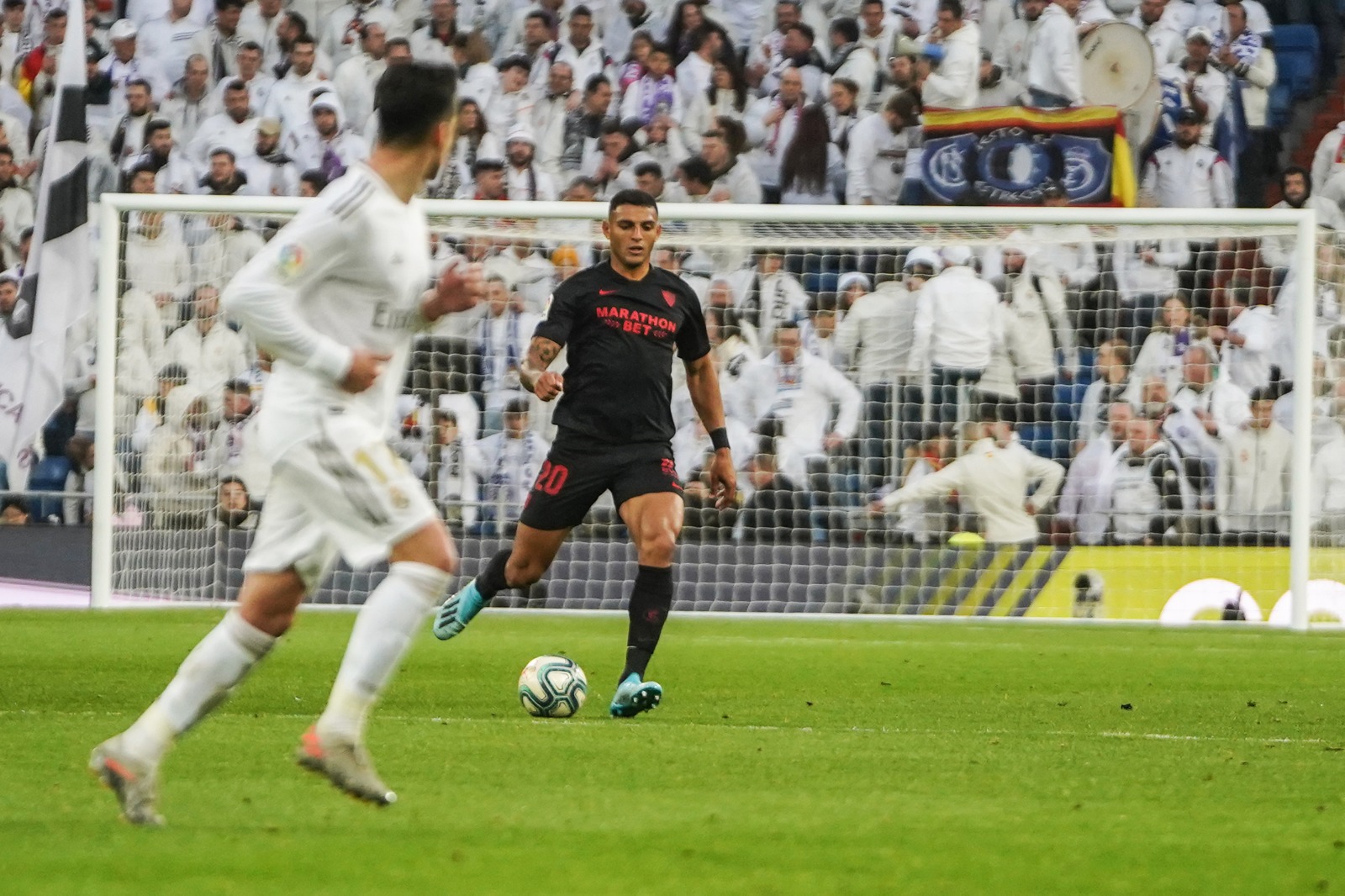 Diego Carlos, en una acción frente al Real Madrid 