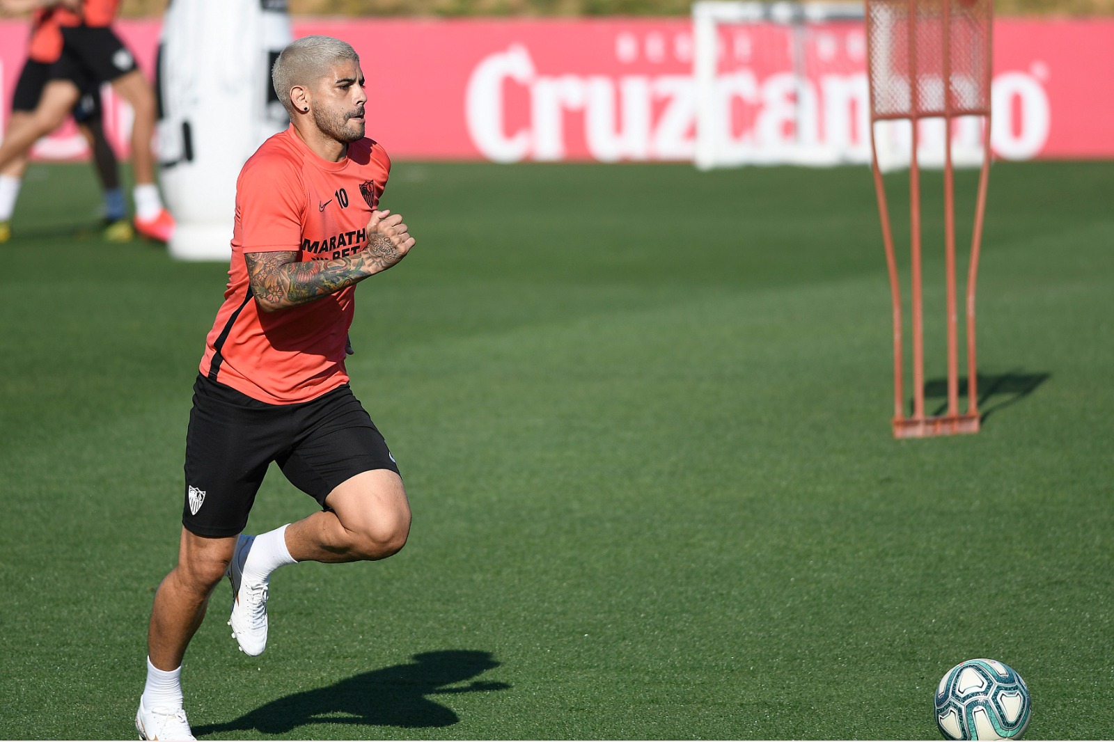 Banega in training, Wednesday 20th May