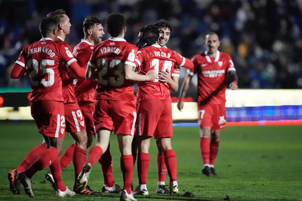 El Sevilla FC celebra un gol en Linares