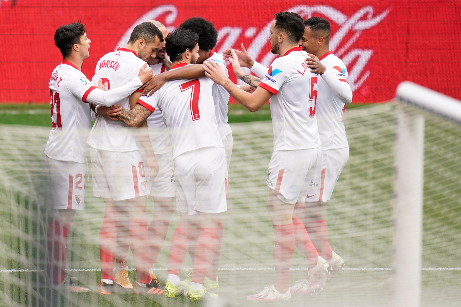 Sevilla FC celebrate the second goal in Ipurúa