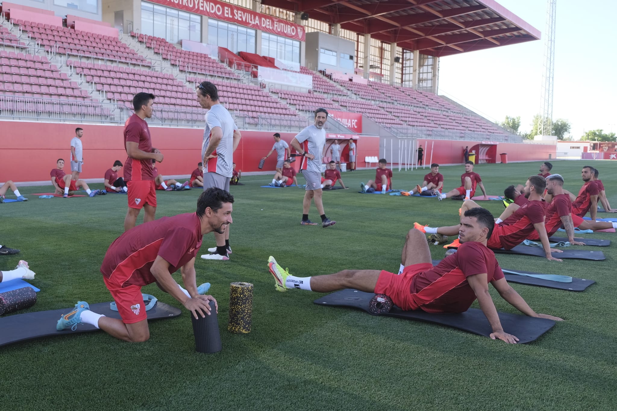 Sevilla FC first training session of 22/23