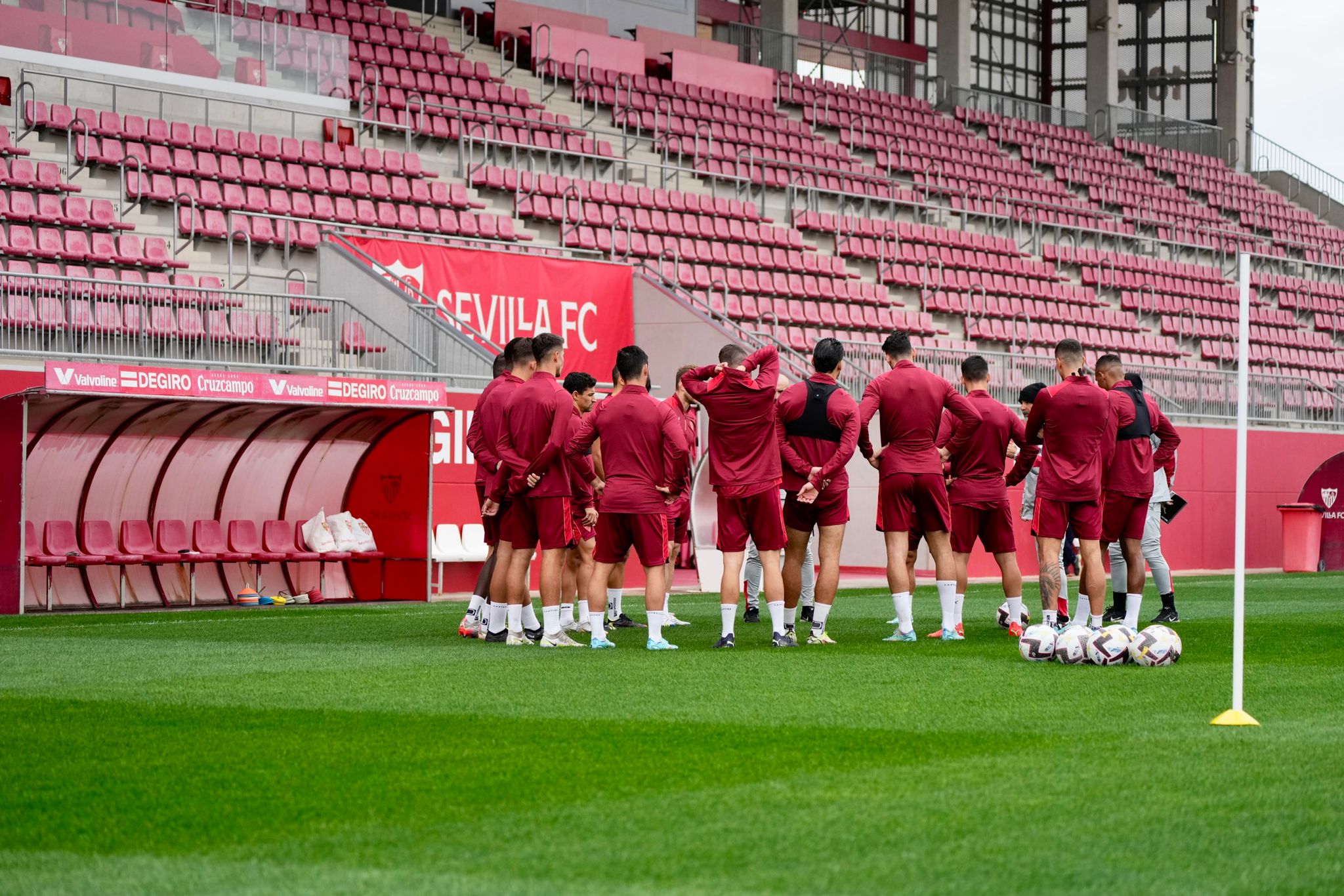 El Sevilla FC, en el entrenamiento matinal del 23 de noviembre