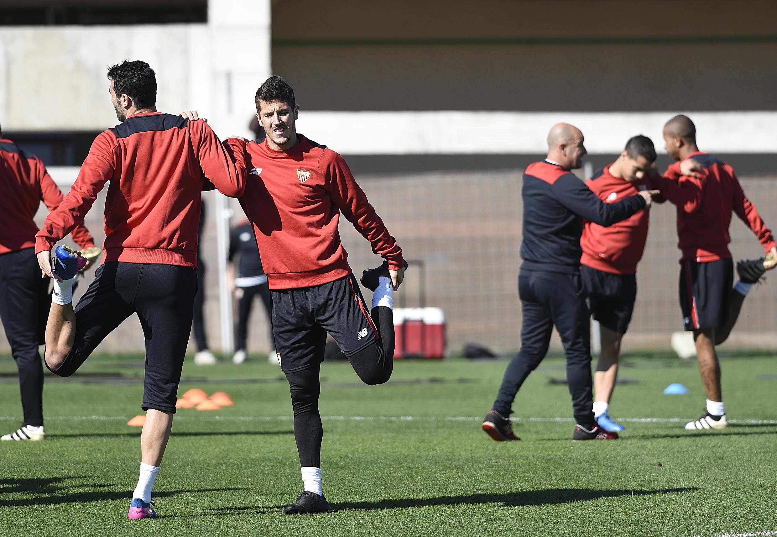 Jovetic en un entrenamiento con el Sevilla FC