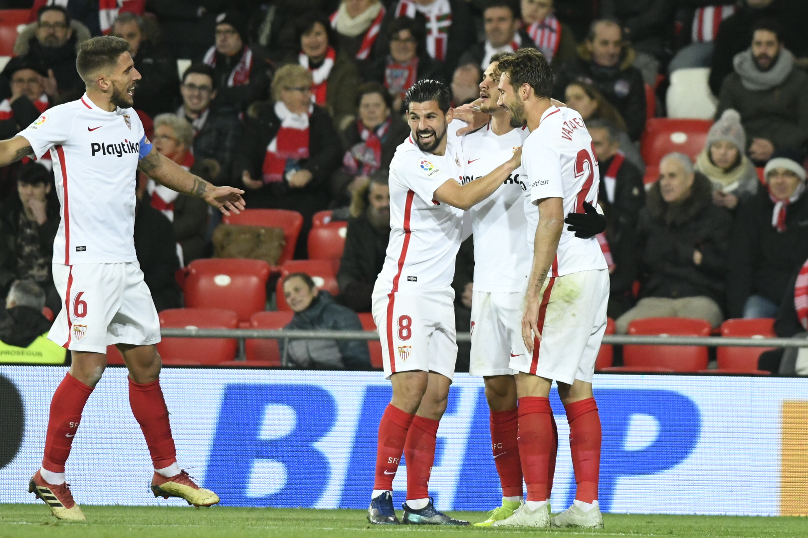 El Sevilla FC celebra un gol en Bilbao