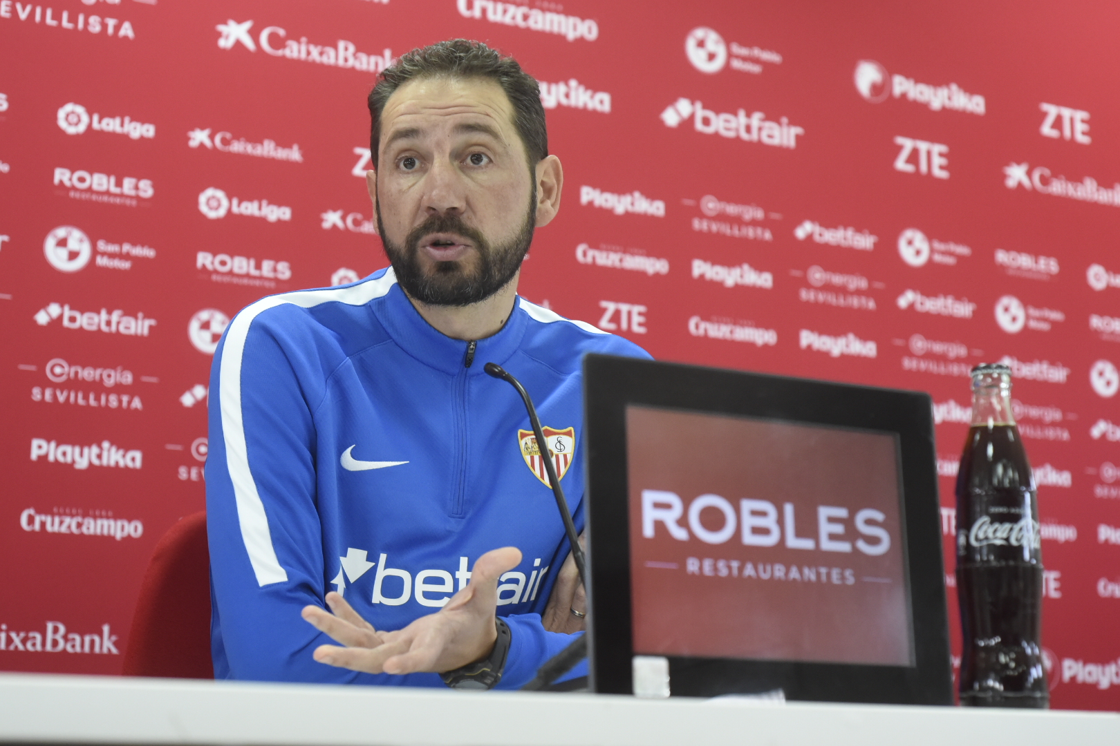 Pablo Machín en rueda de prensa analizando el encuentro liguero ante la Real Sociedad