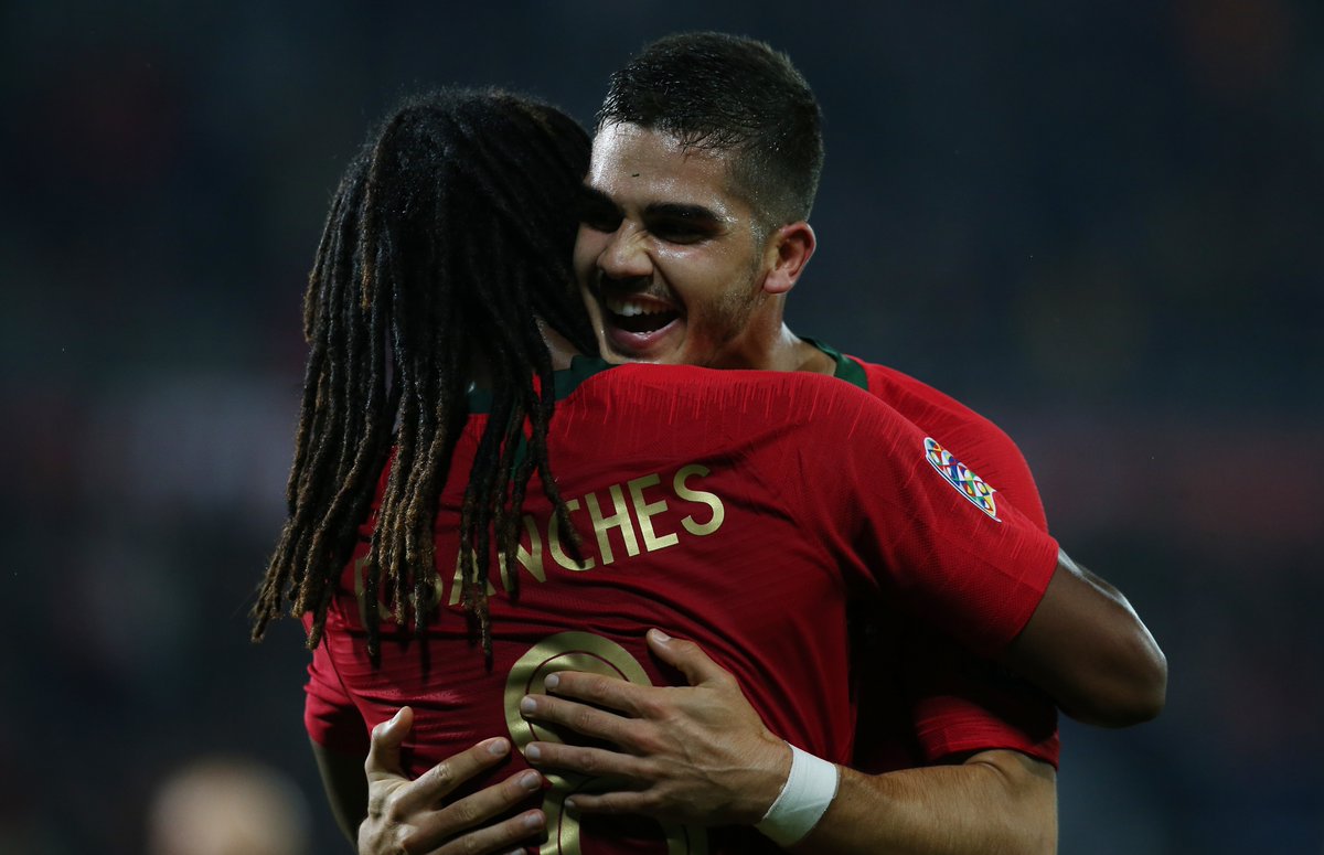 André Silva celebra un gol con Portugal