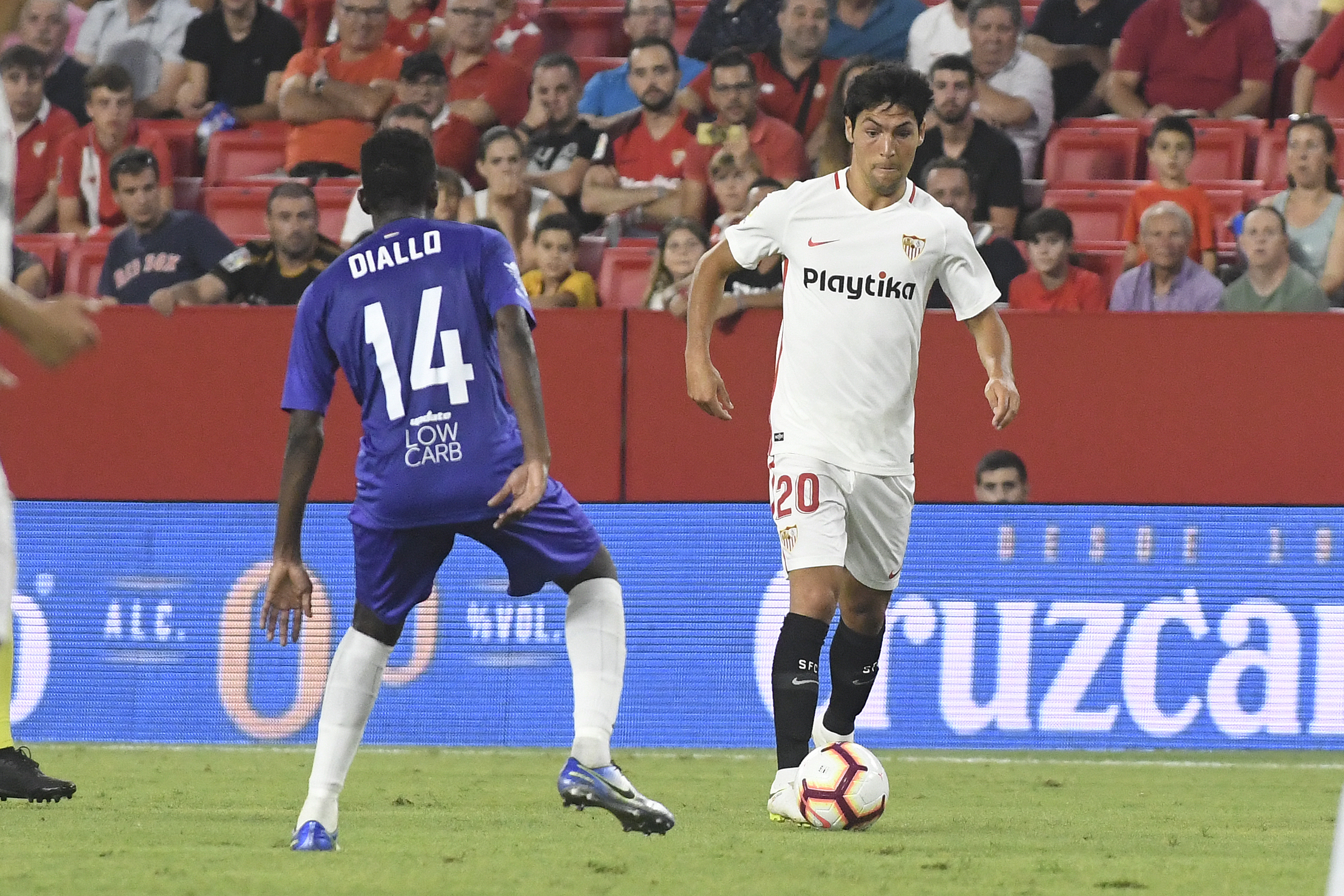 Borja Lasso del Sevilla FC ante el Újpest