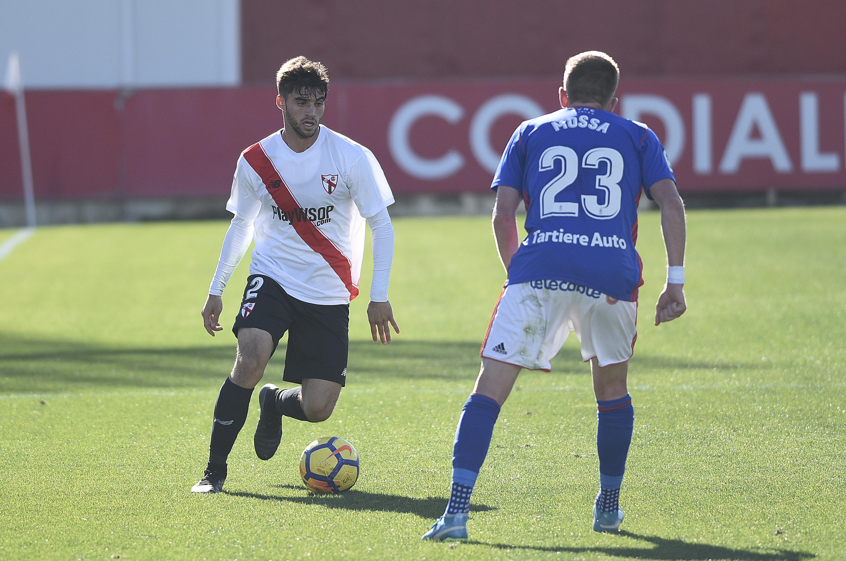 David Carmona del Sevilla Atlético ante el Real Oviedo