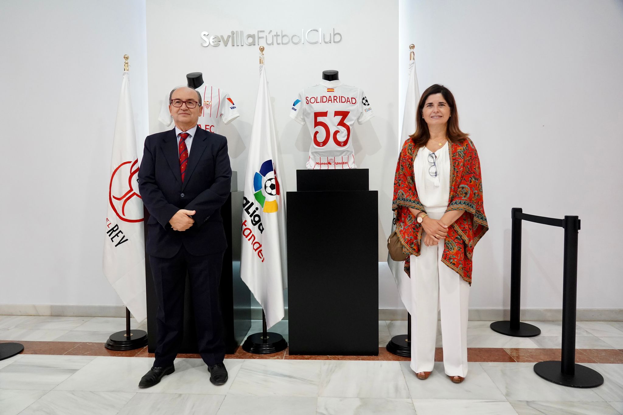José Castro and María Albandea, the Presidents of Sevilla FC and Manos Unidas Sevilla
