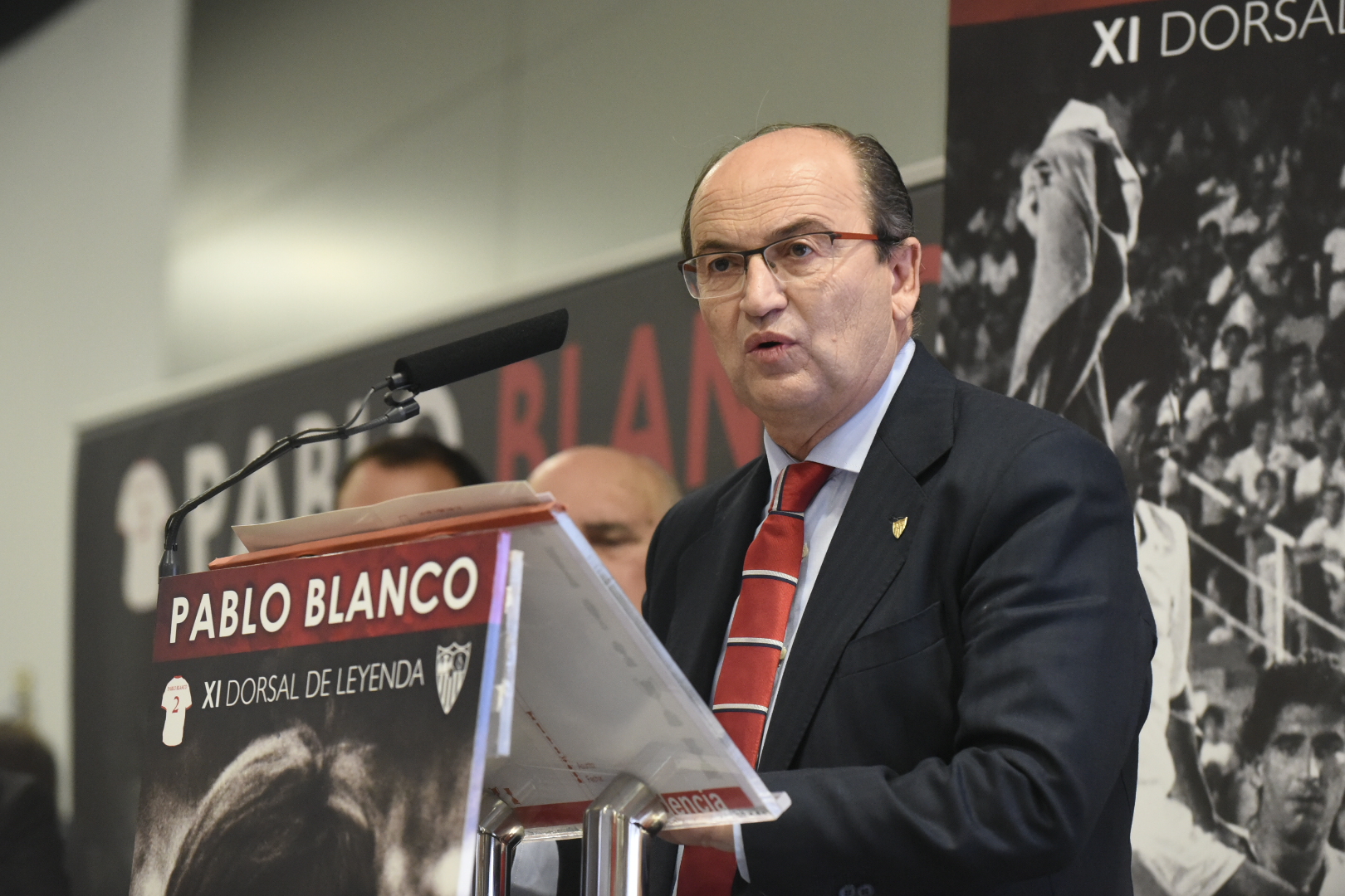 José Castro en la entrega del Dorsal de Leyenda a Pablo Blanco