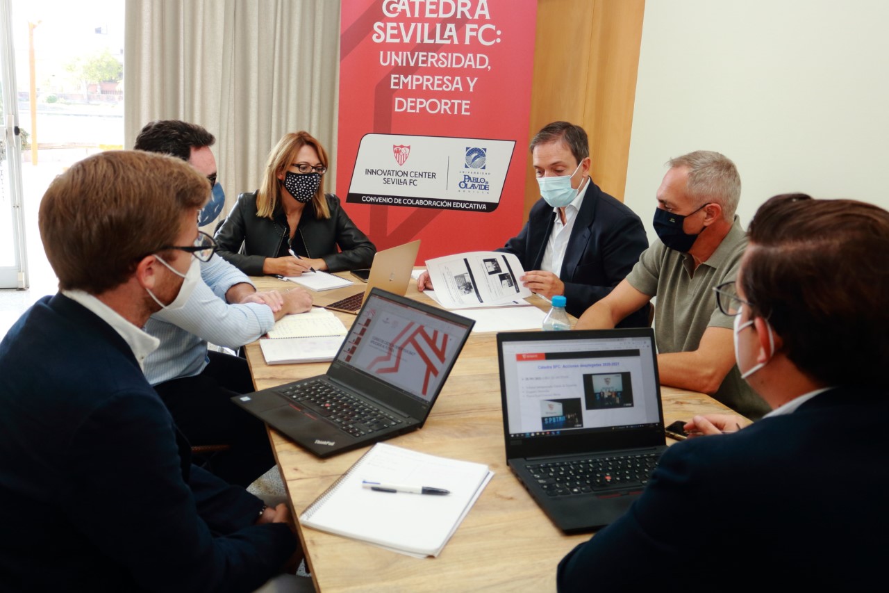 Reunión de inicio del curso de la Cátedra Sevilla FC: Universidad, Empresa y Deporte