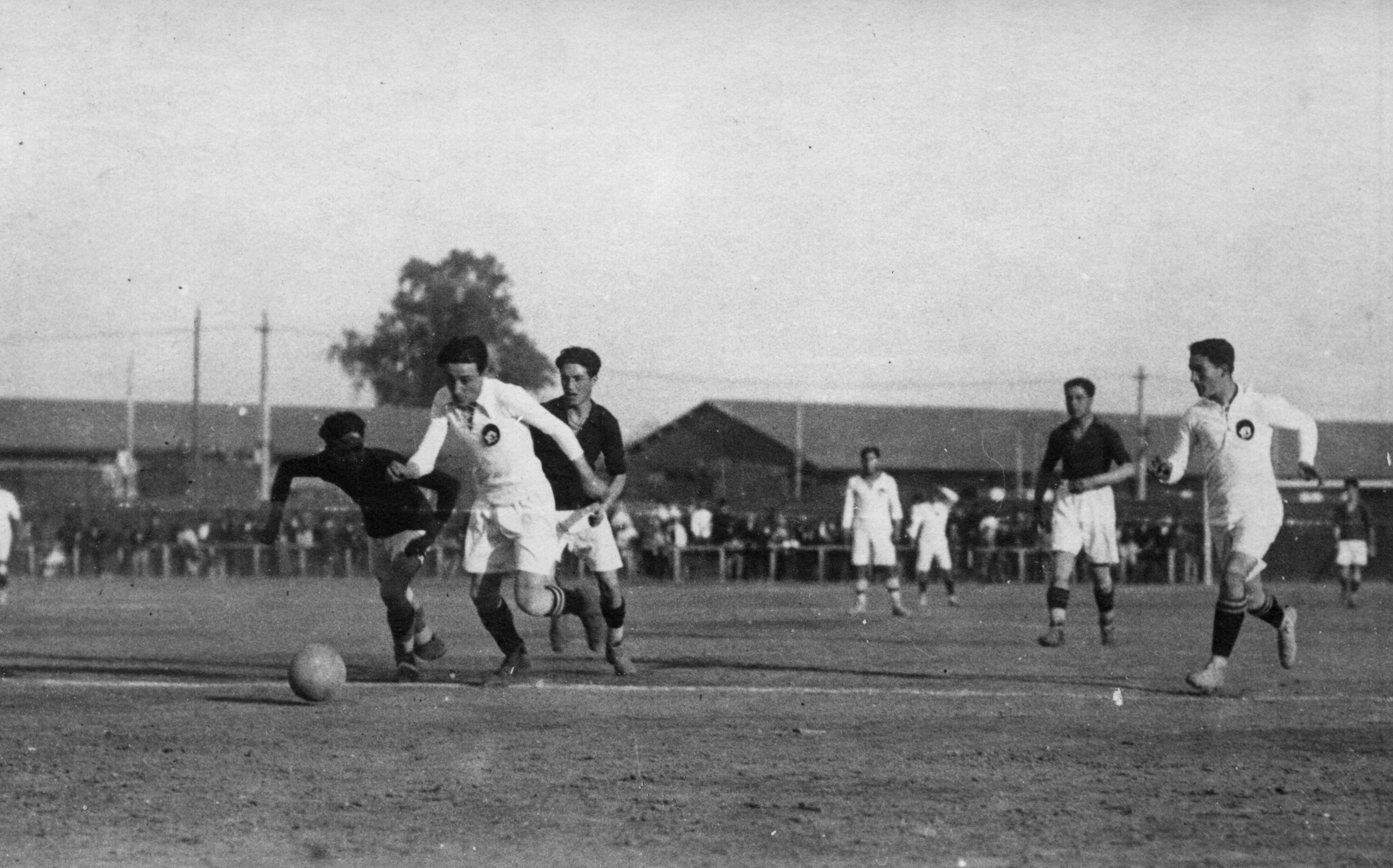 Santiago Bernabéu avanza en el primer partido copero del Sevilla FC en casa (1917)