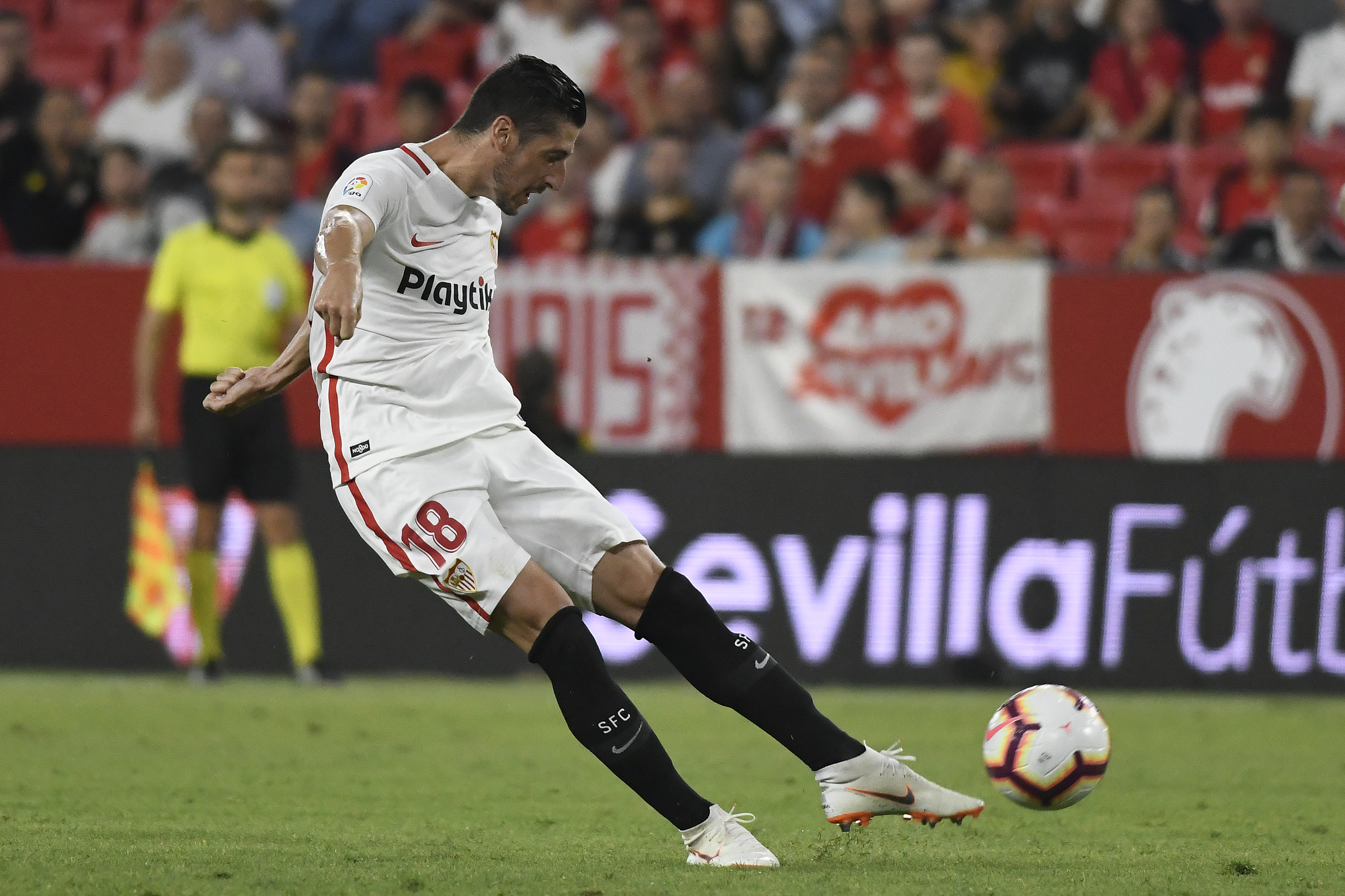 Sergio Escudero, Sevilla FC left-back
