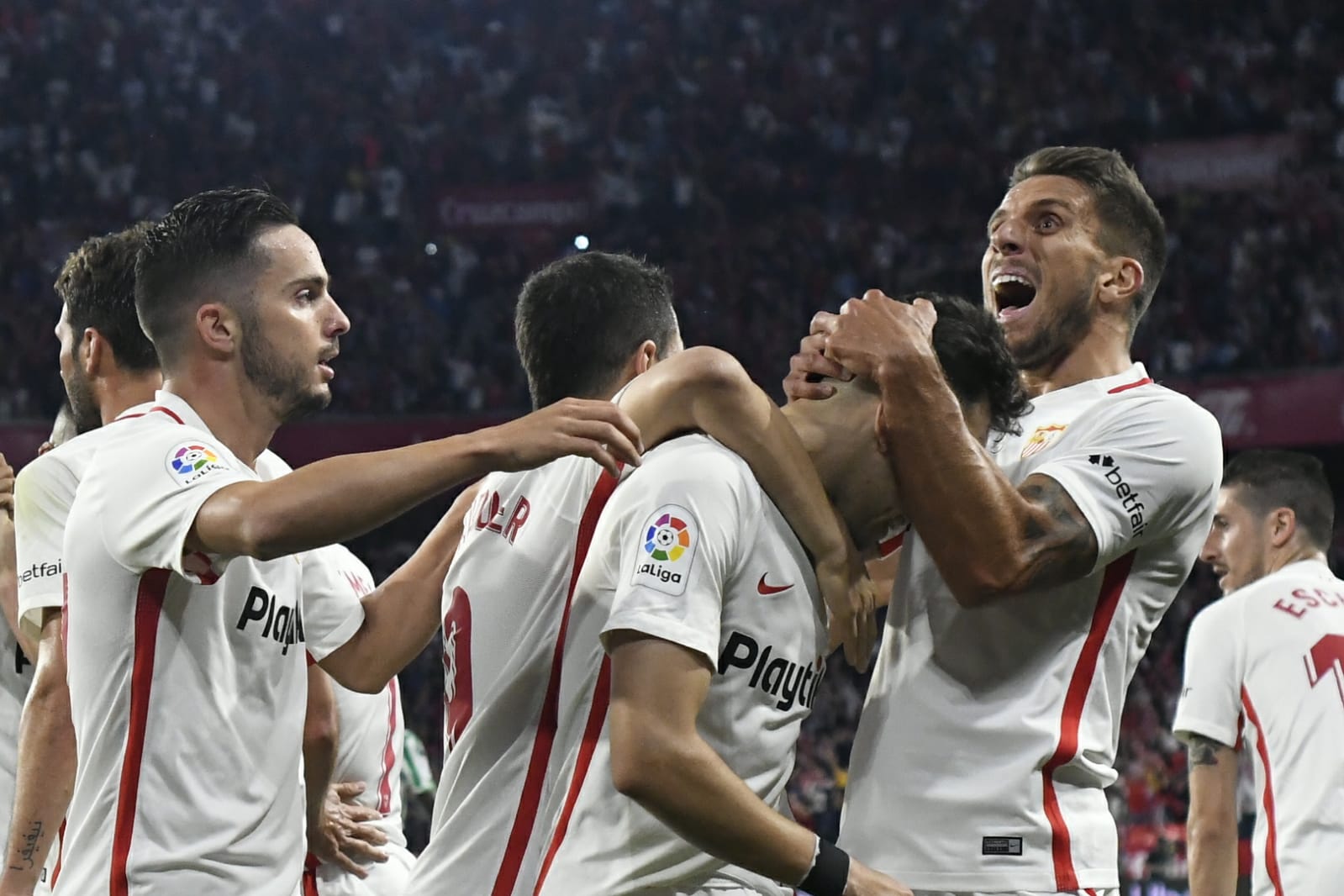El Sevilla FC celebra un gol ante el Betis