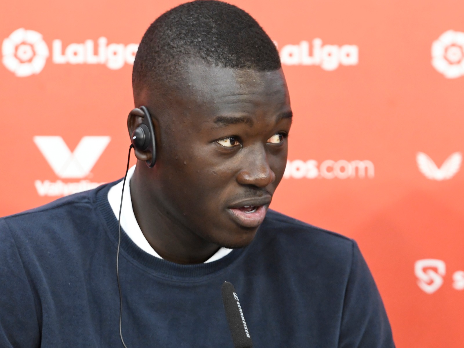 Pape Gueye speaking to the press as a Sevilla FC player for the first time