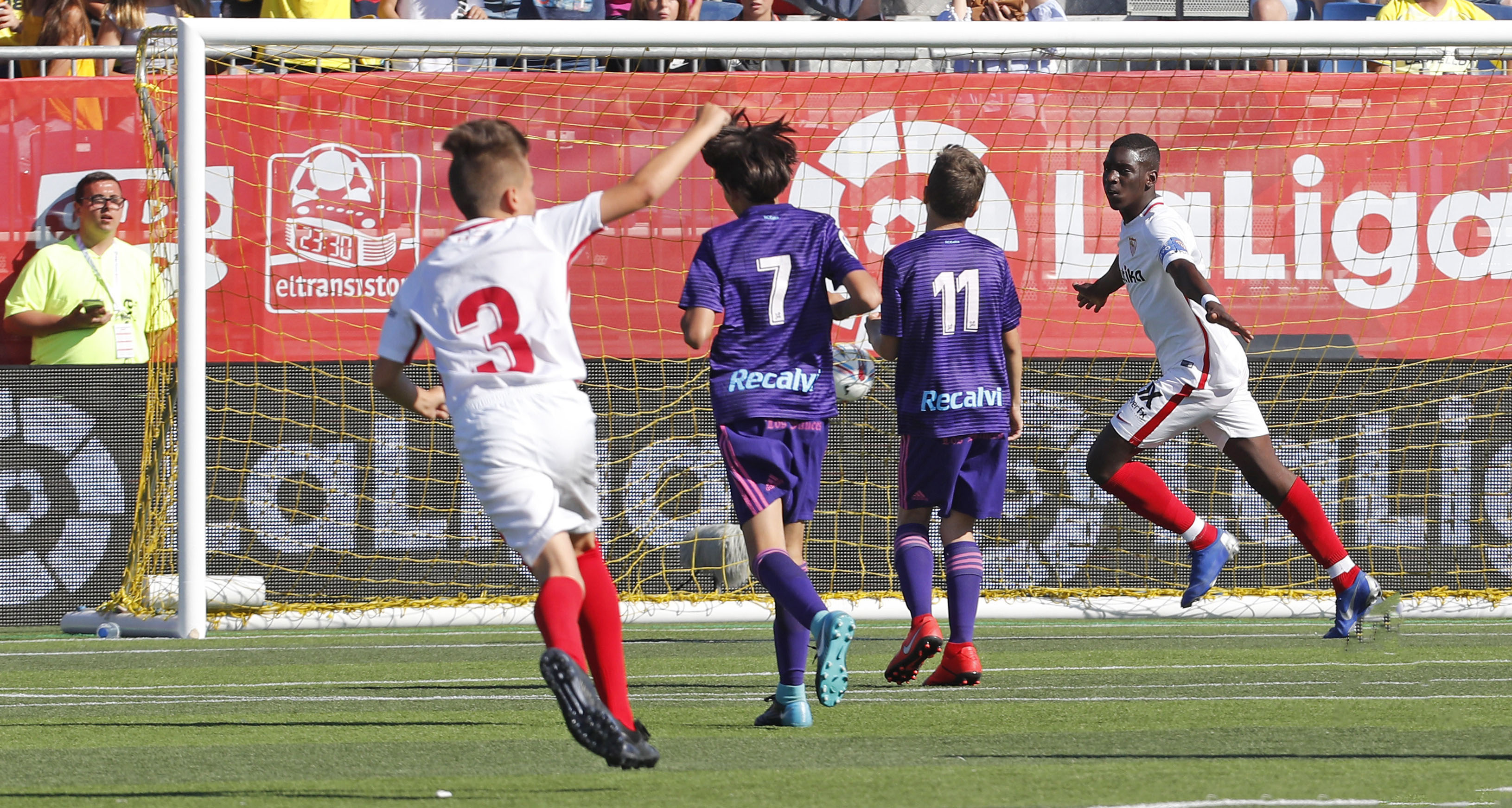 Ibra celebra el primer gol del Sevilla ante el Celta