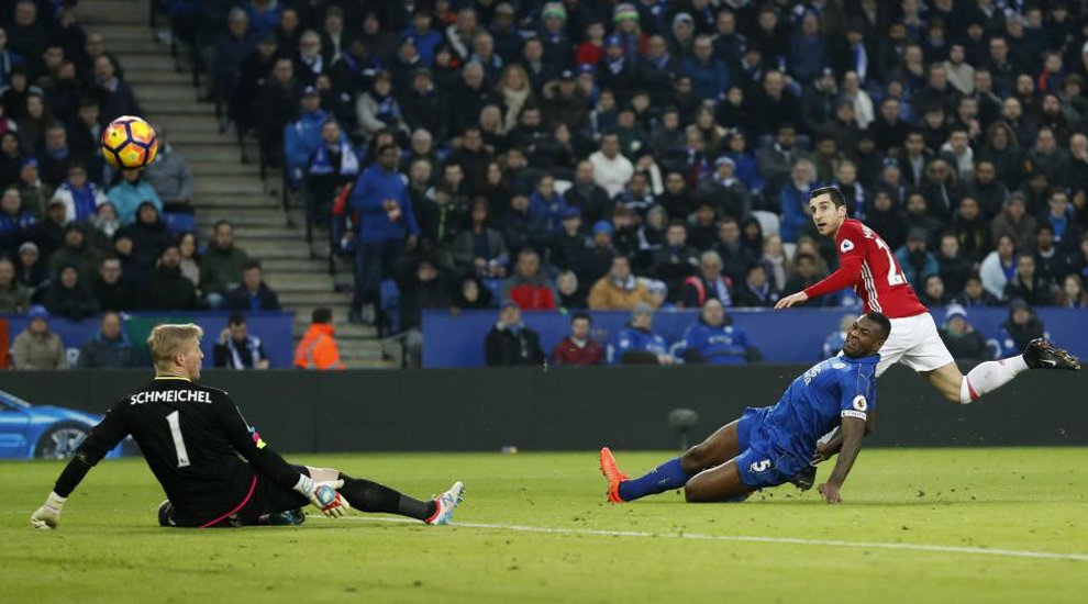 Gol de Mkhitaryan con el Manchester United ante el Leicester